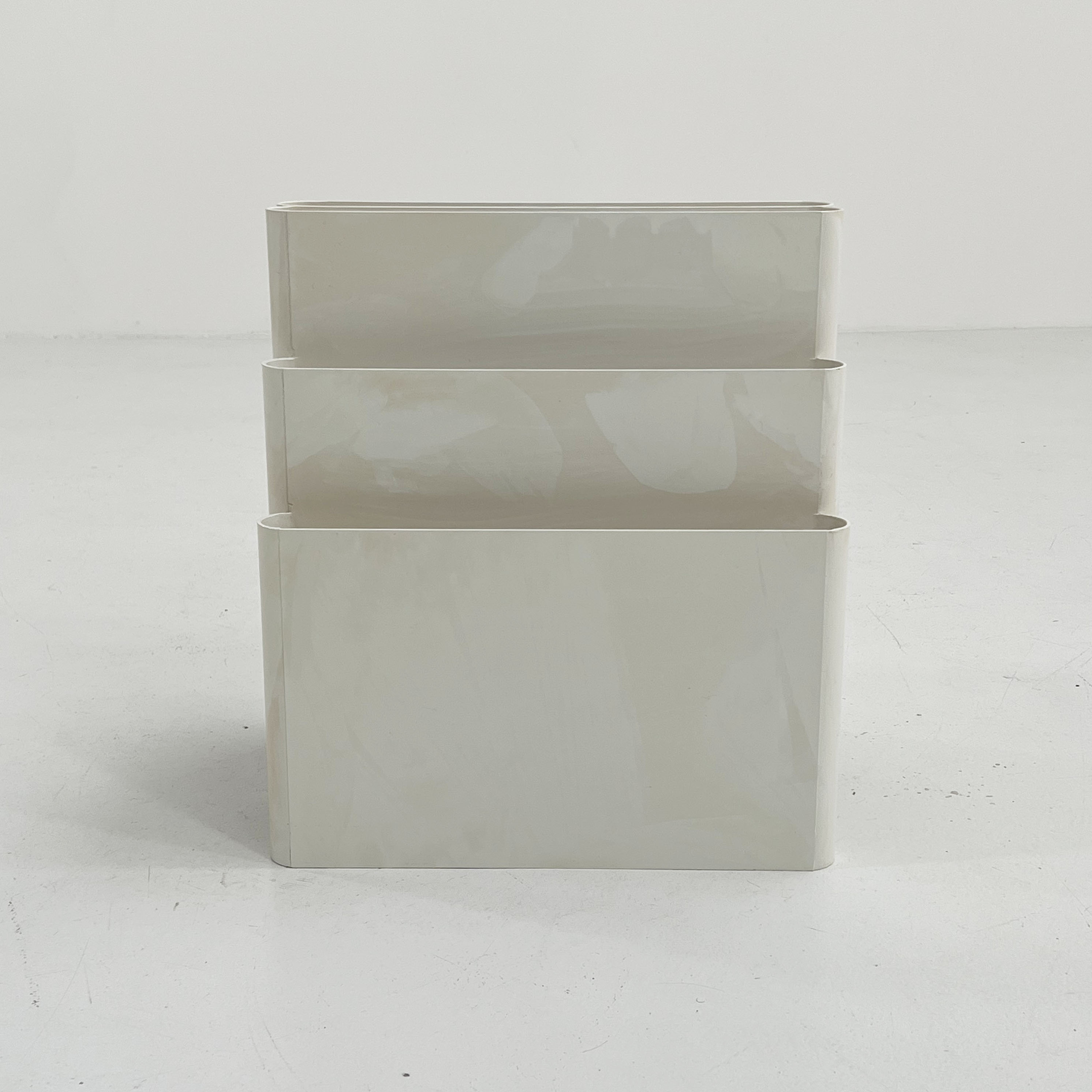 White magazine rack by giotto stoppino for kartell, 1970