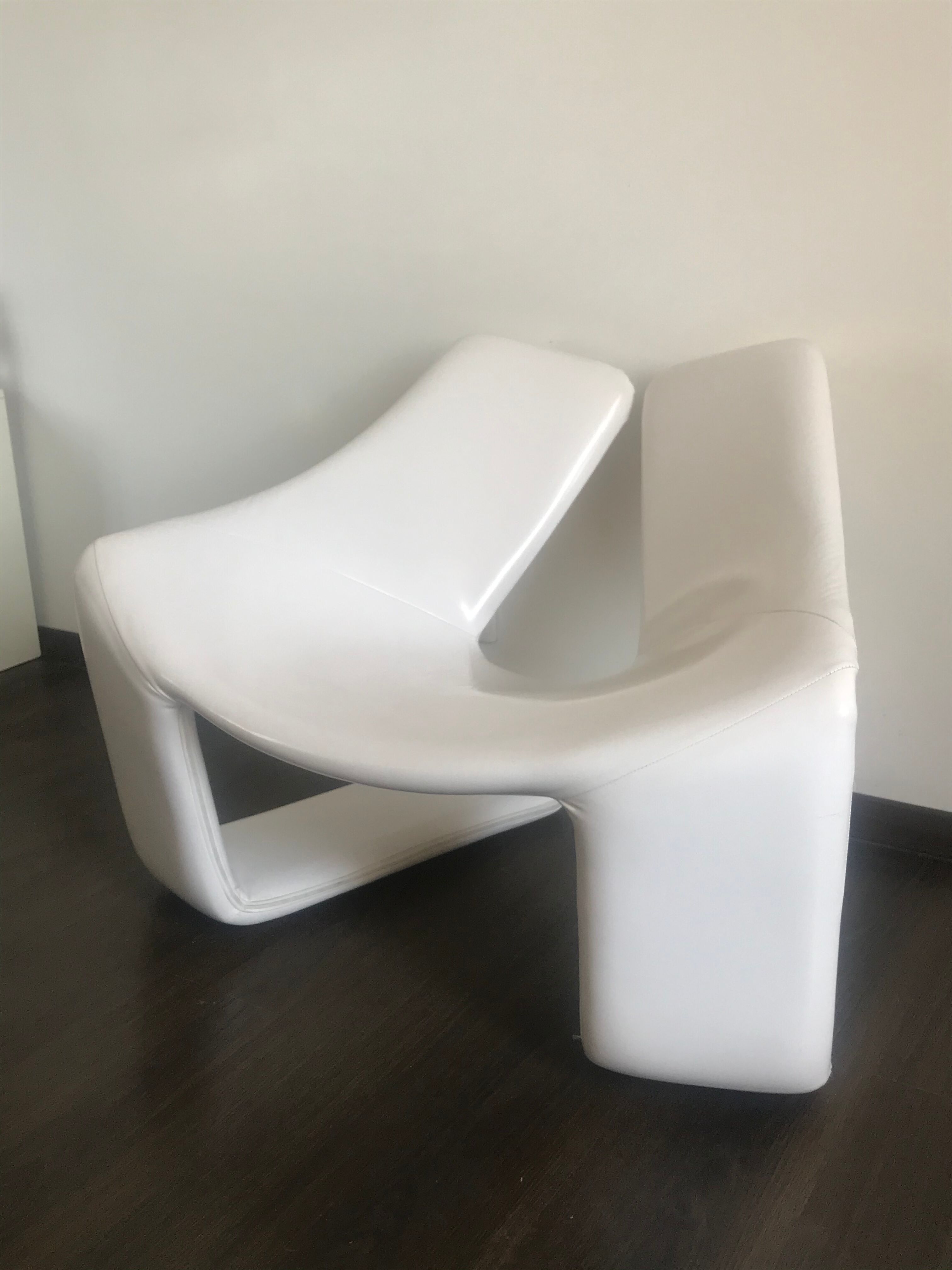 Zen chair steiner kwok hoi chan design