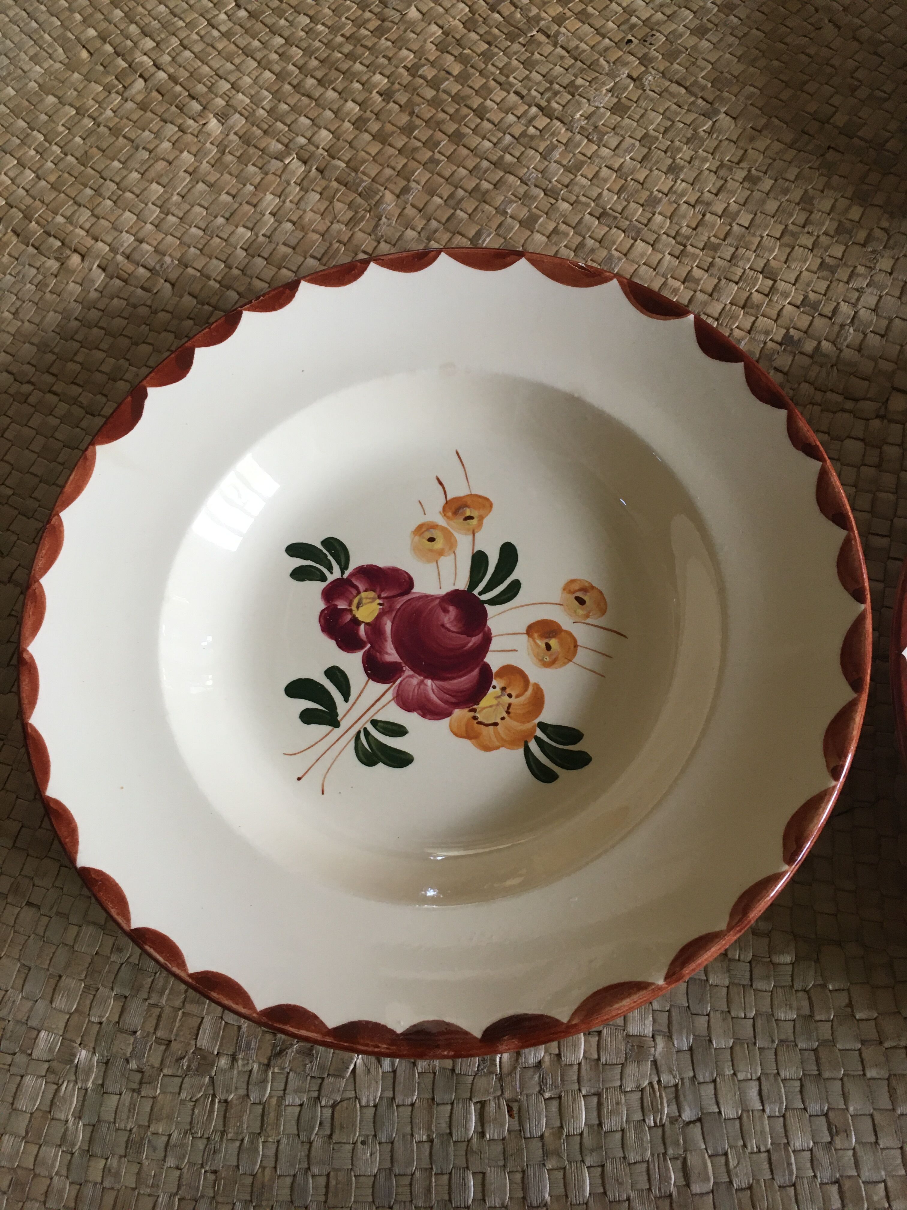 Series of 8 soup plates