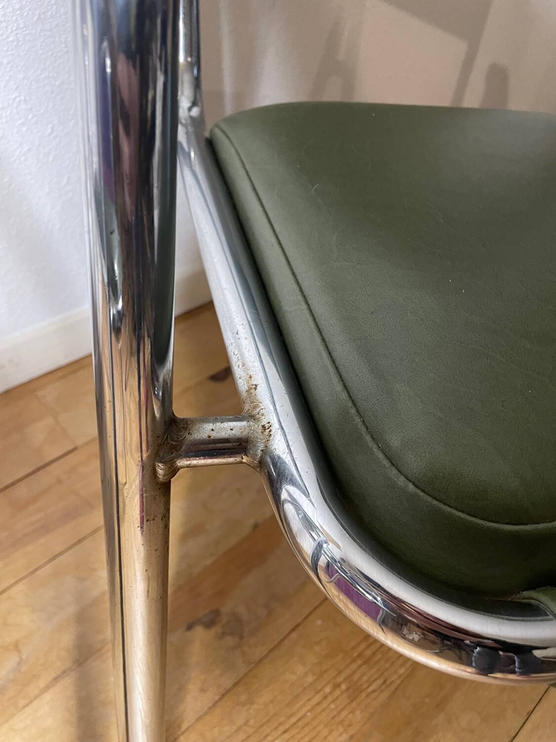Paire de fauteuils métal chromé vintage année 60/70