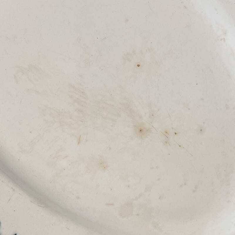 Oval dish pine cones Badonviller