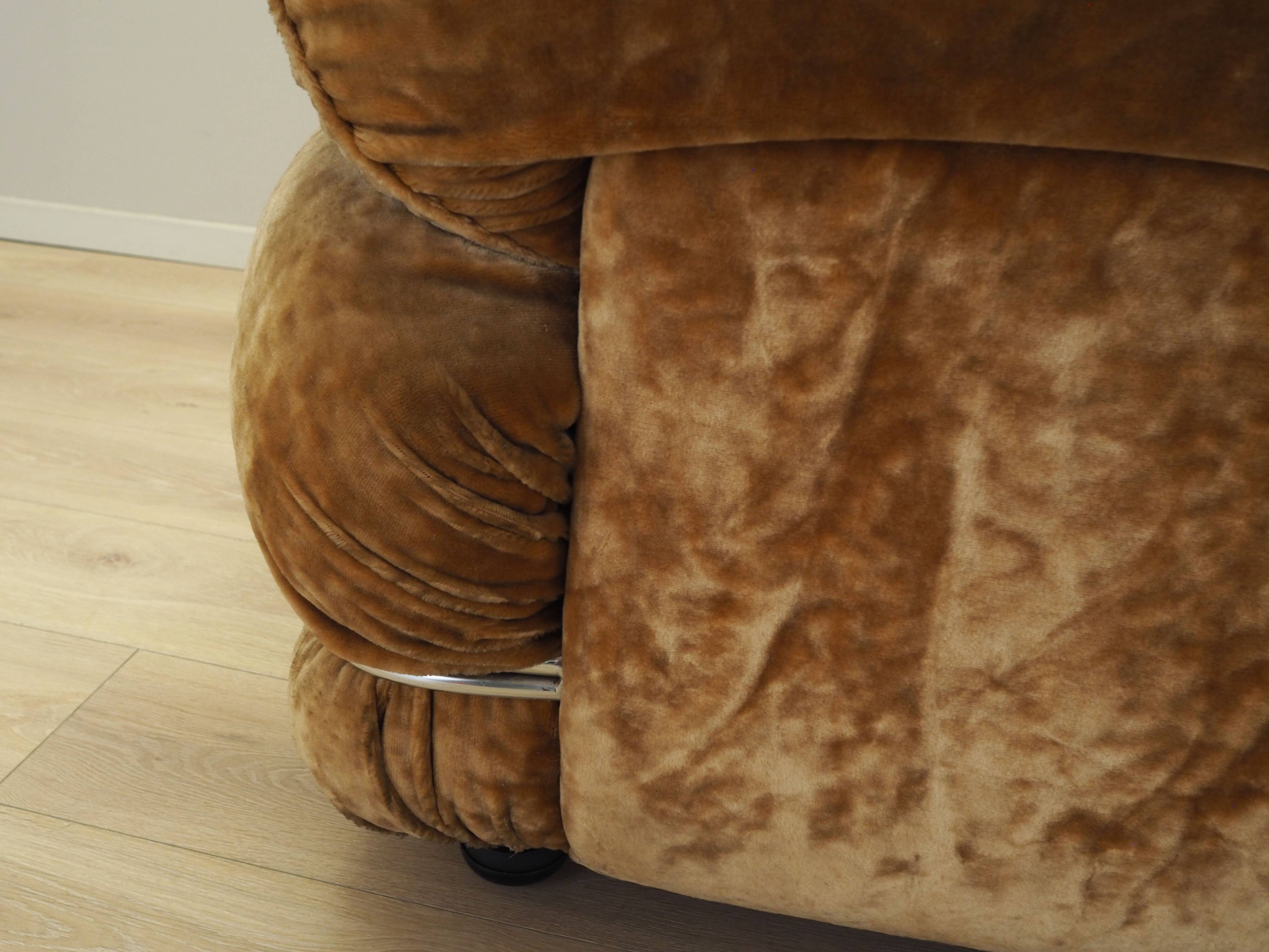 Velour armchair, Italian design, 1970s, production: Italy