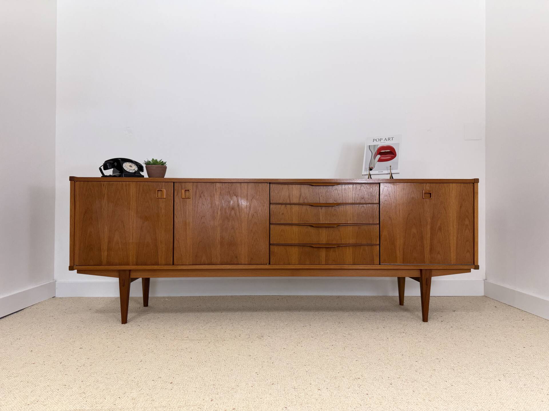 Enfilade ARNO in oak – 1960s/70s