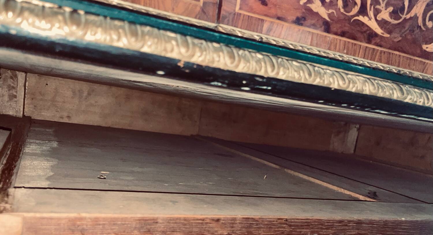 Beautiful period marquetry table (1900)