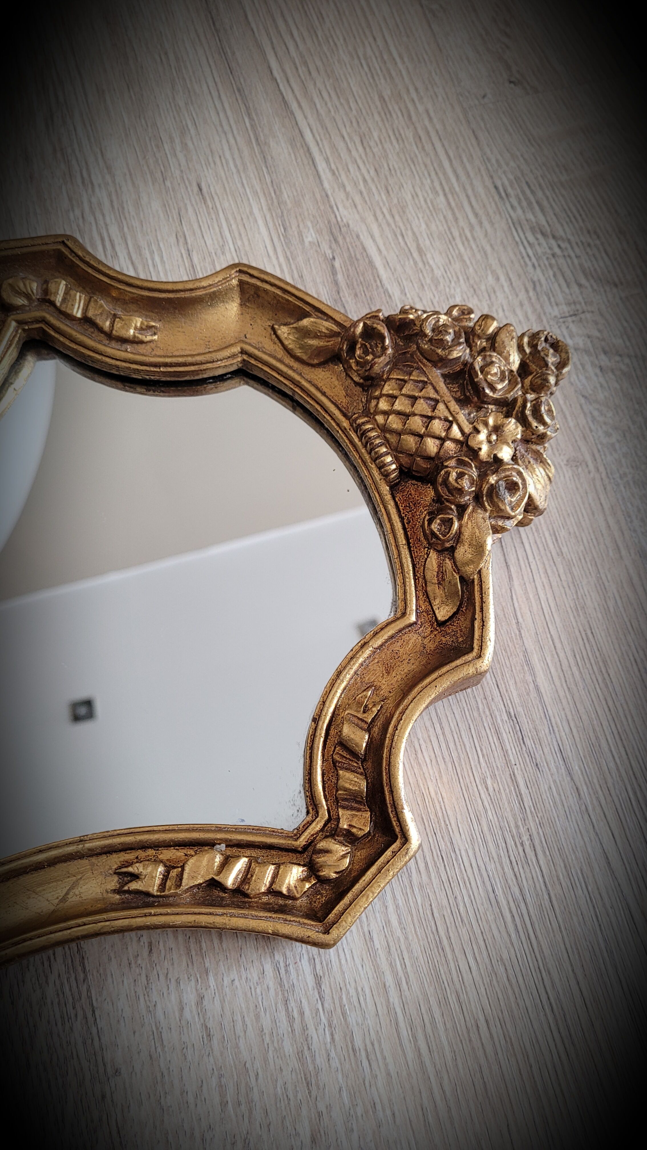 Golden mirror vase flowers 36x23