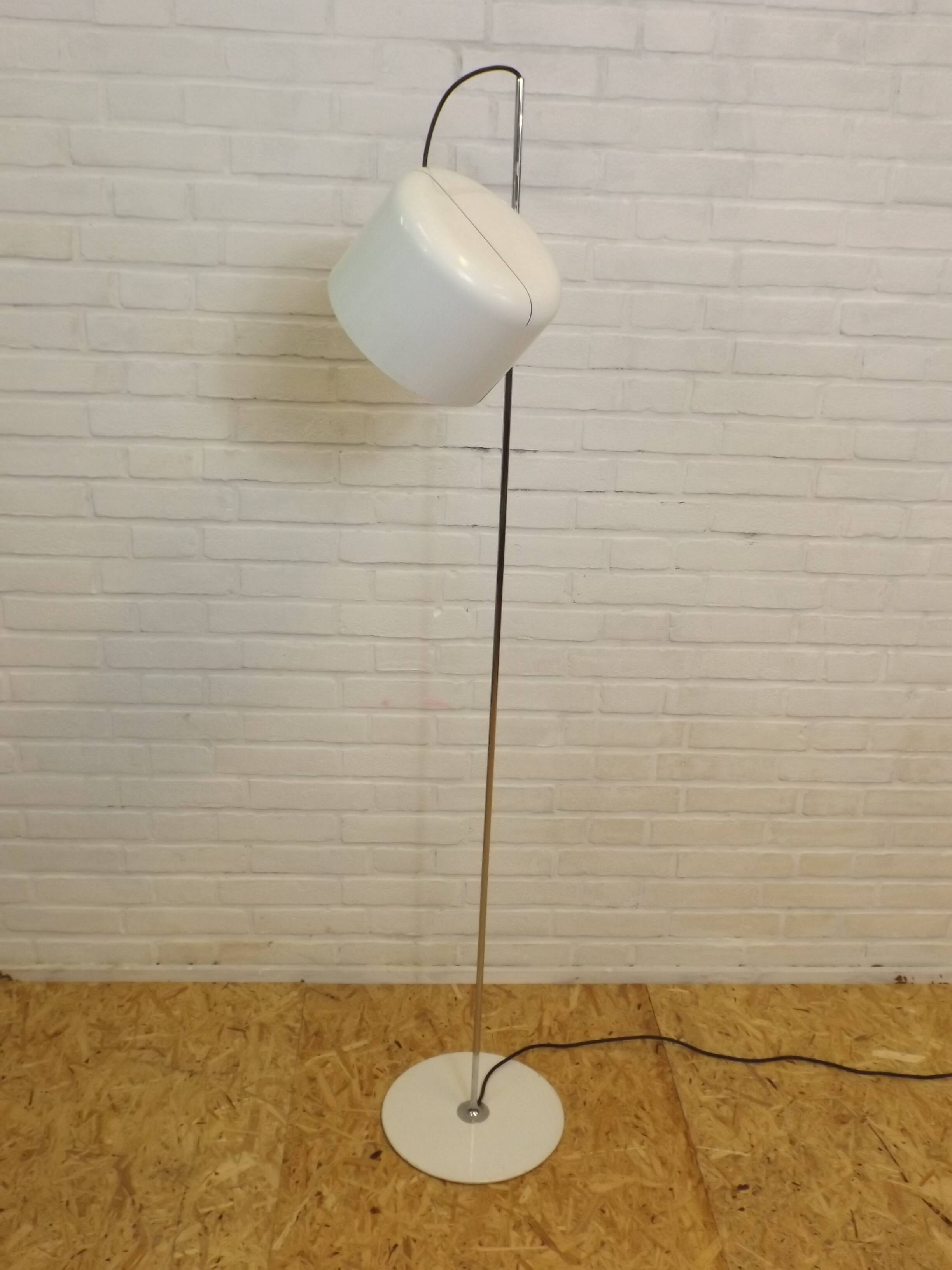 "Cup" Joe Colombo Oluce Floor Lamp
