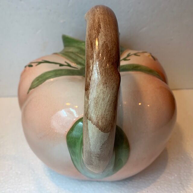 Pitcher dabbling vintage tomato tomato France