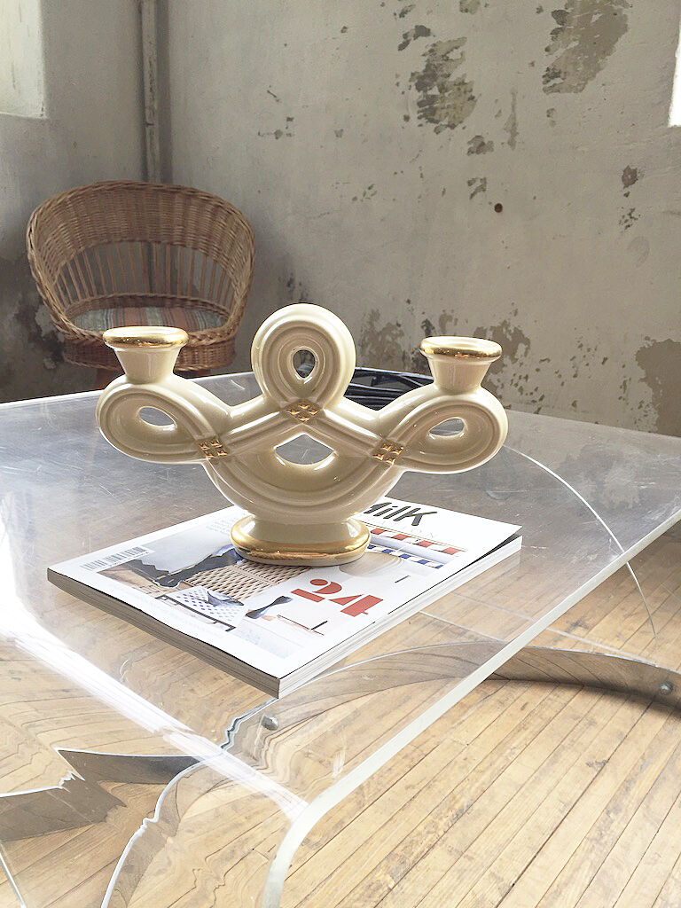 Former candlestick in white ceramic