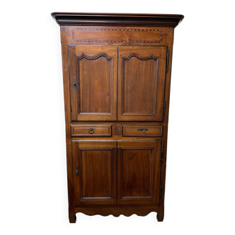 Cabinet in walnut of the nineteenth century