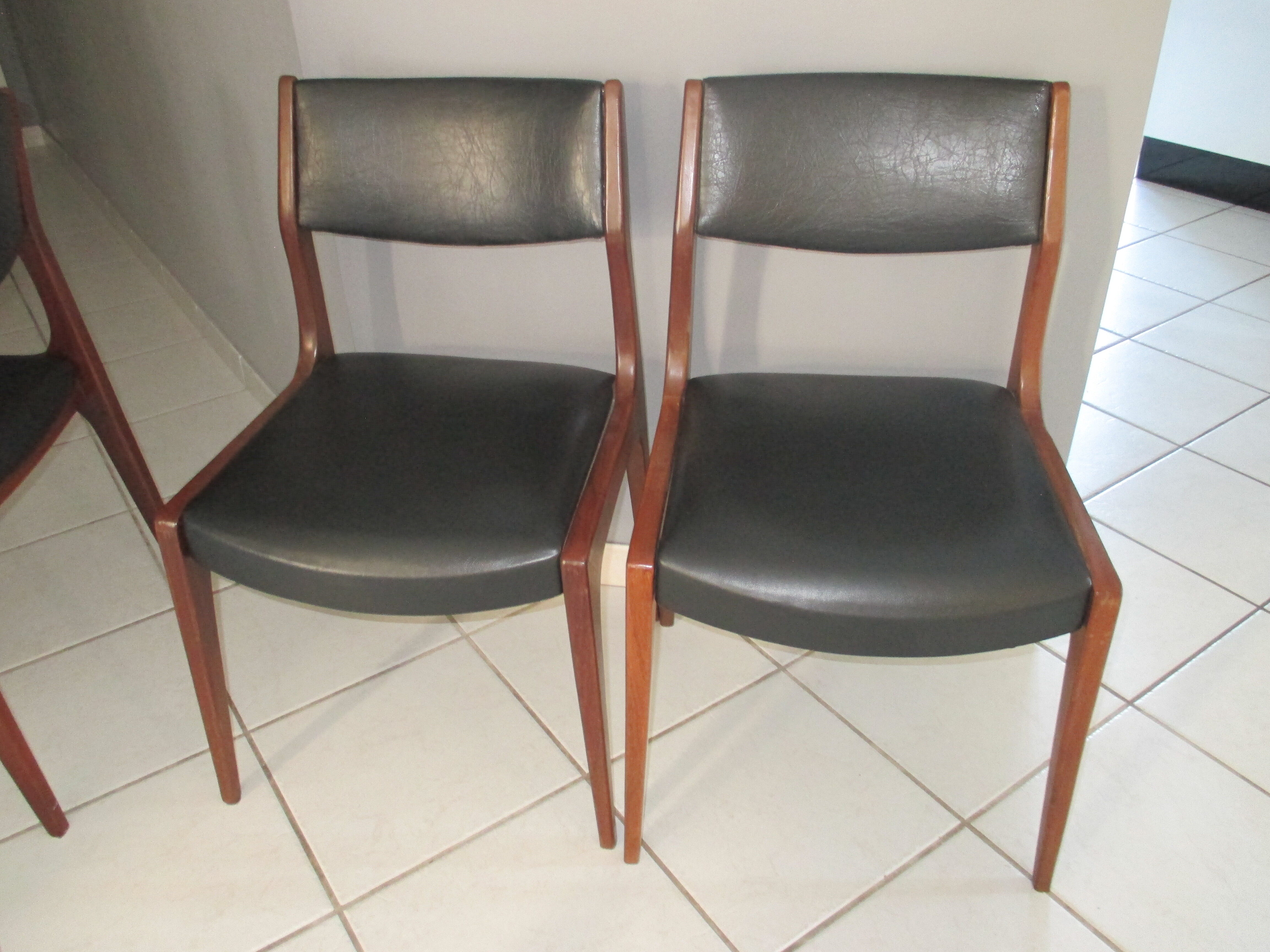 Suite 4 chaises scandinave vintage teck