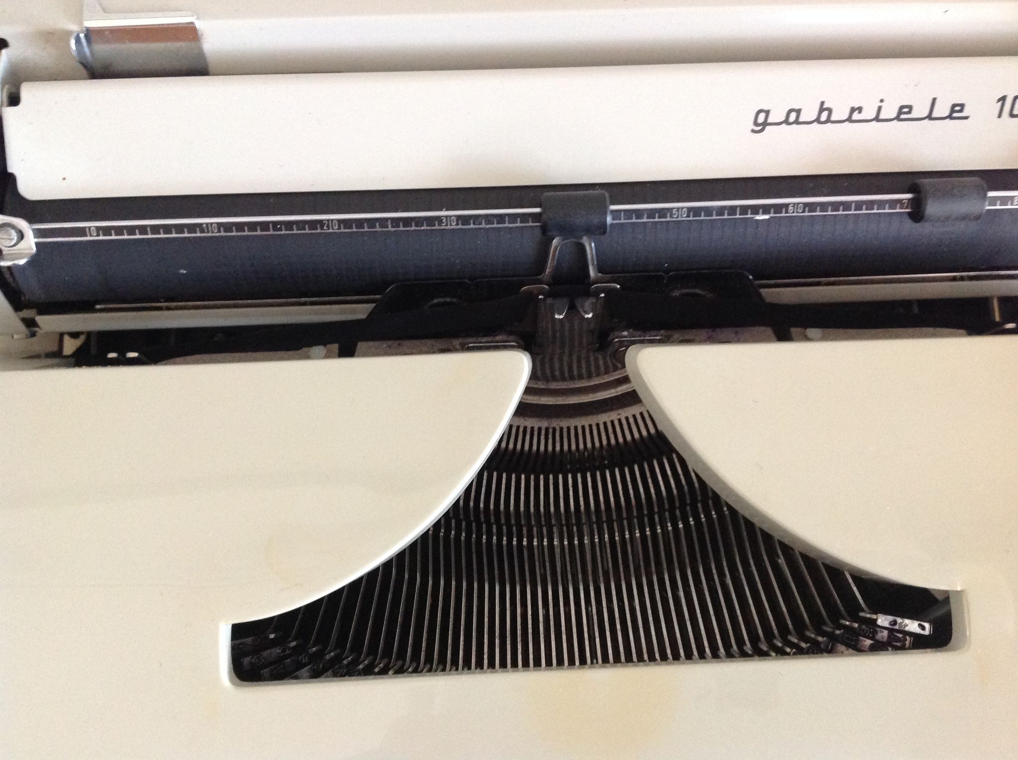 Triumph Gabriele 10 typewriting 1970