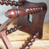 Tabouret ancien en bois massif tourné et sculpté