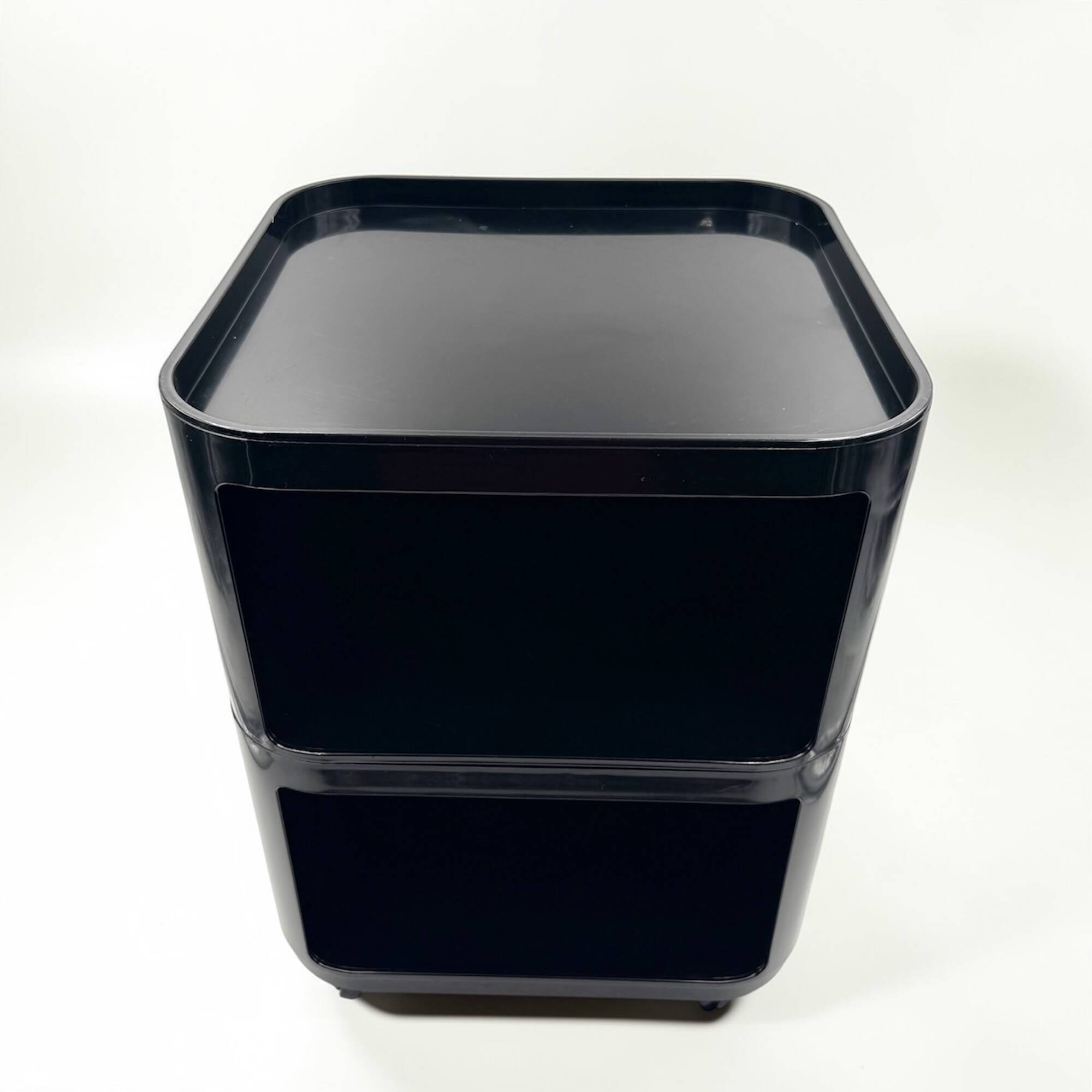 Meuble de rangement Kartell Componibili designé par Anna Castelli Ferrieri