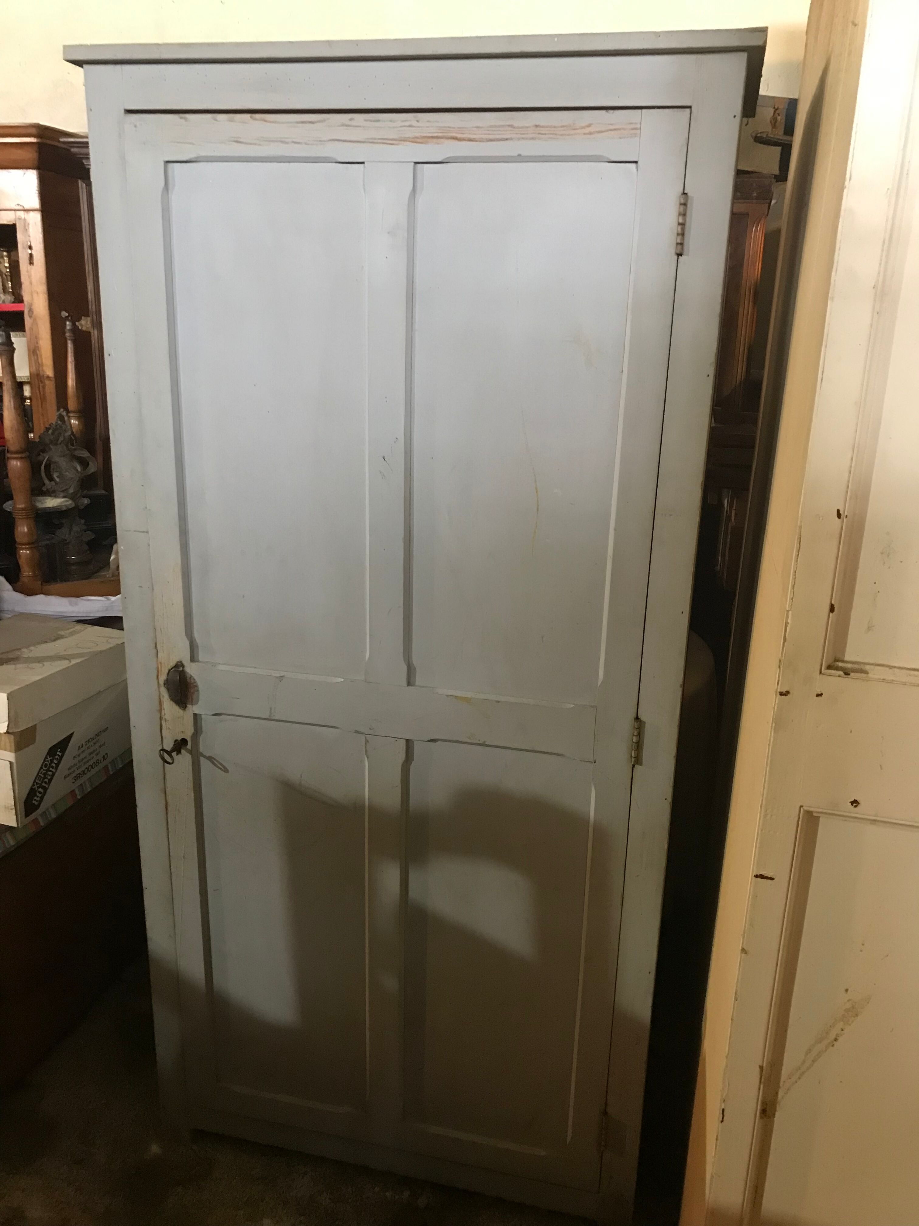 Parisian wardrobe one door