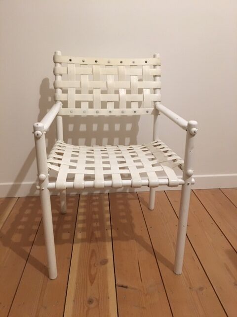 Lot of 4 white Italian-designed chairs by GABER