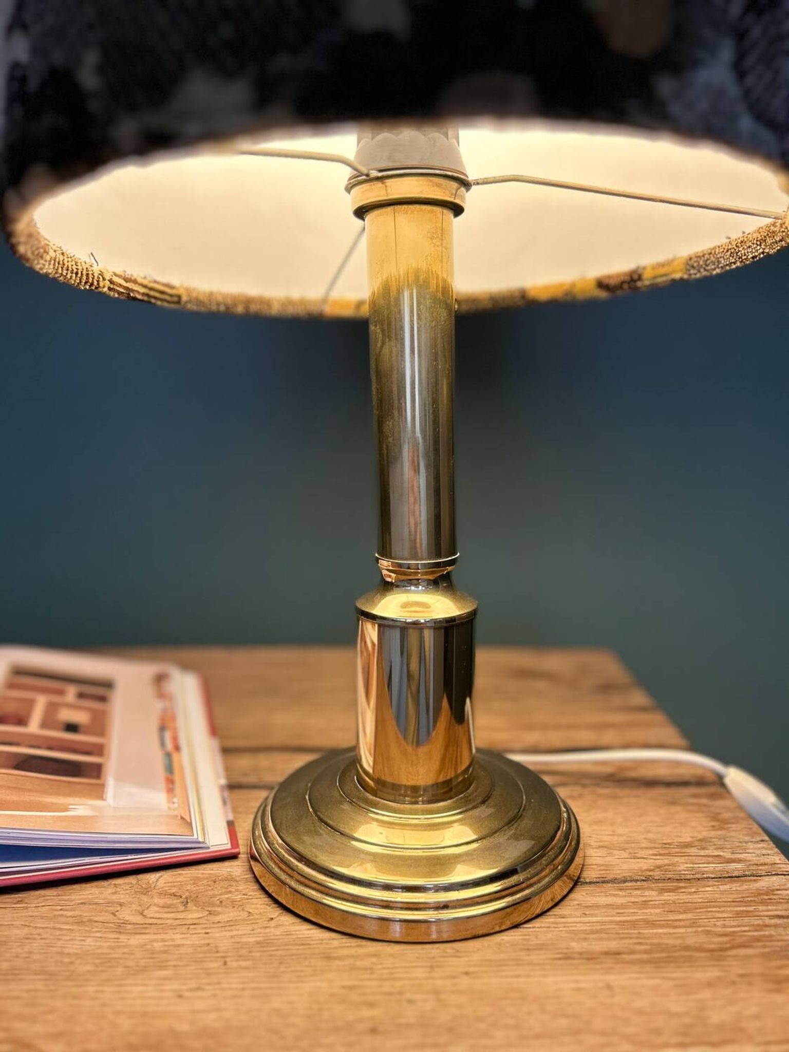 Lampe laiton et velours 1970