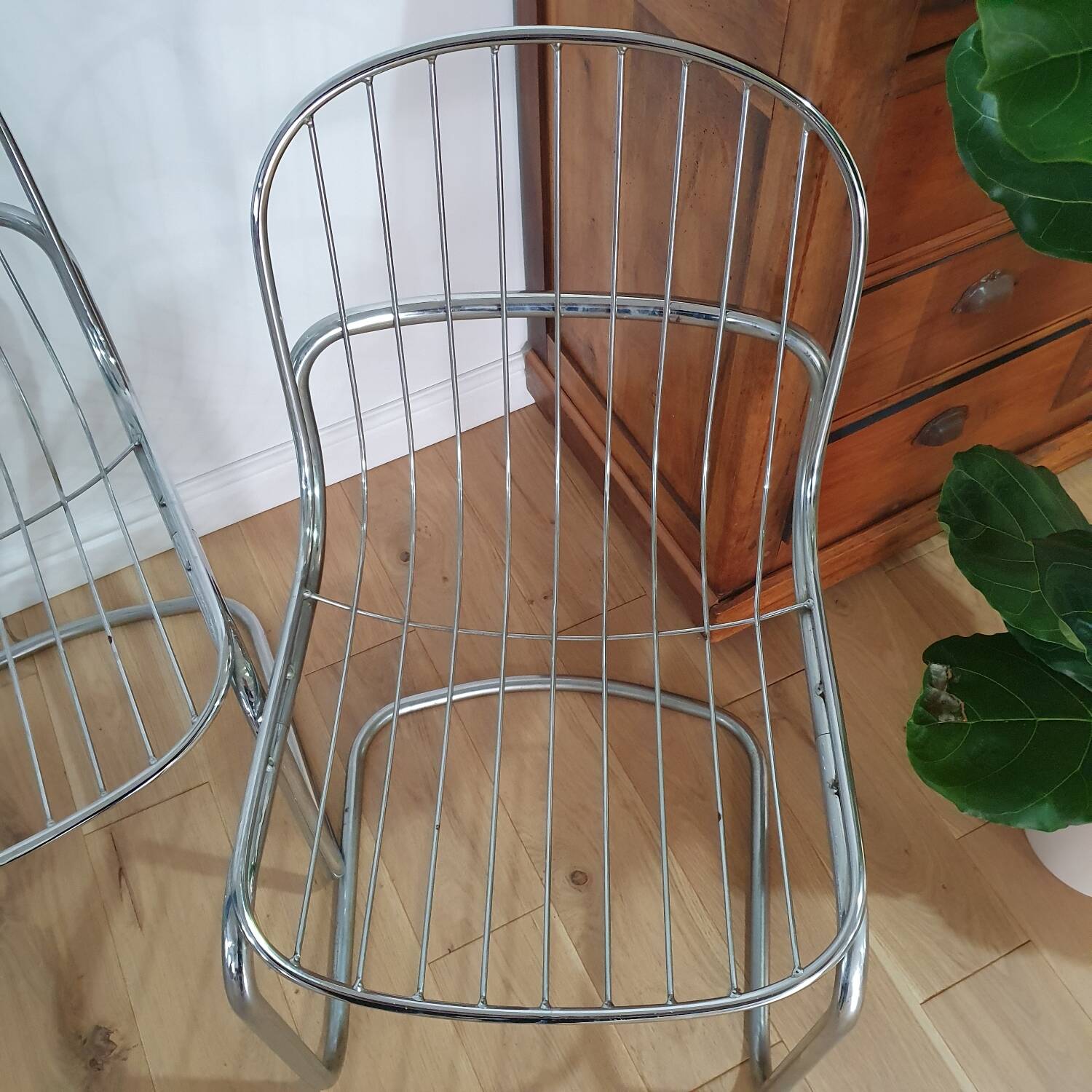 4 chrome metal chairs