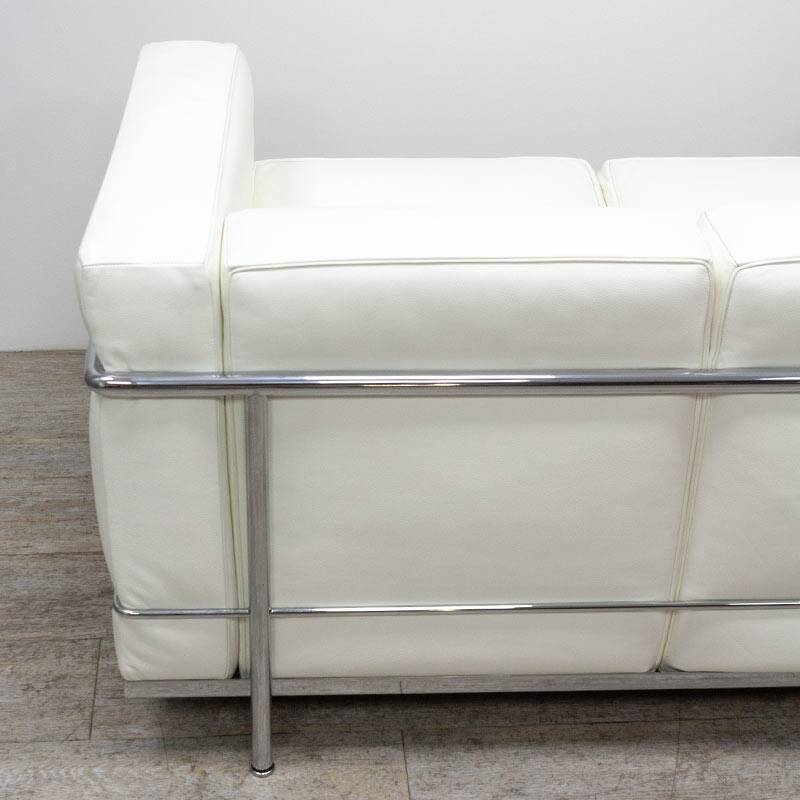 Cassina LC2 2-seater sofa in white leather