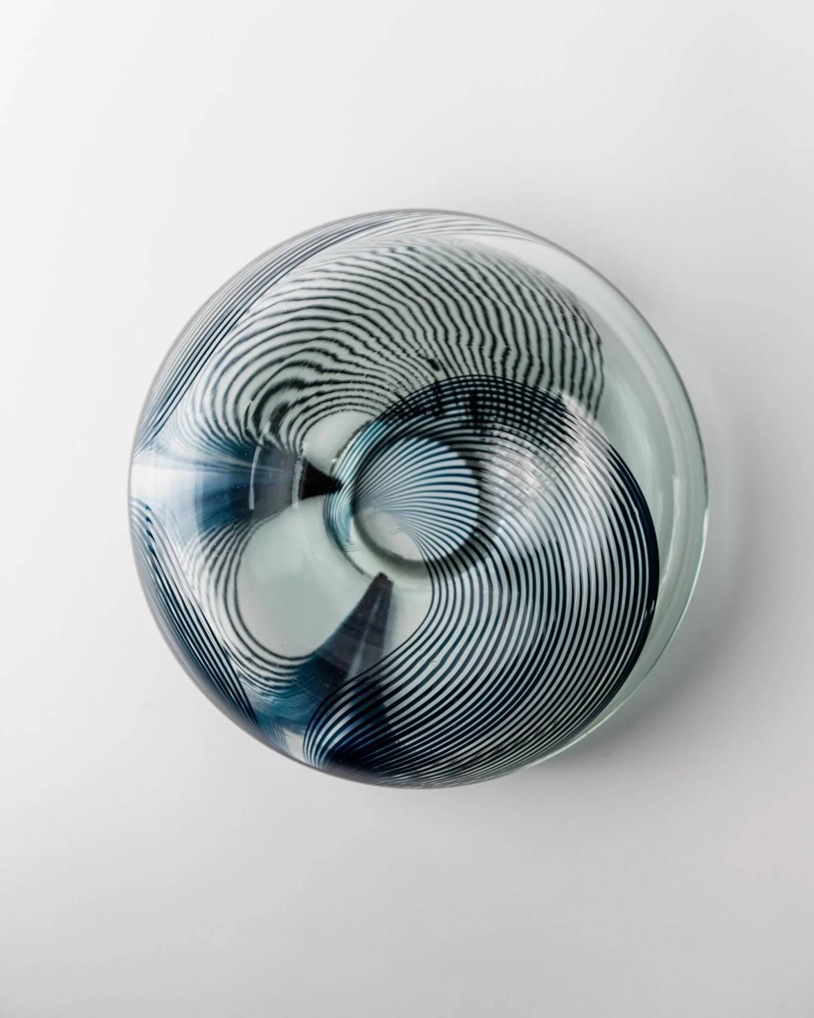 Vintage Murano glass bowl - filigree glass, twisted striped pattern, bluish - Italy 1970s