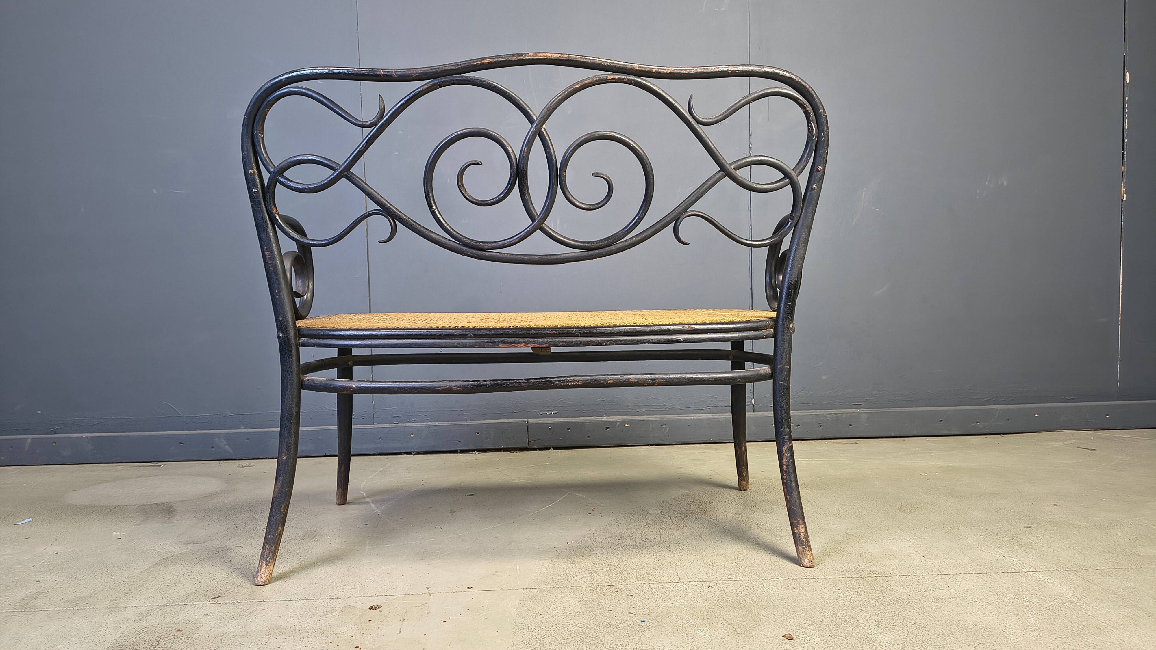 Art nouveau settee no. 2 in bent wood and cane by Thonet Brothers, Austria 1900s
