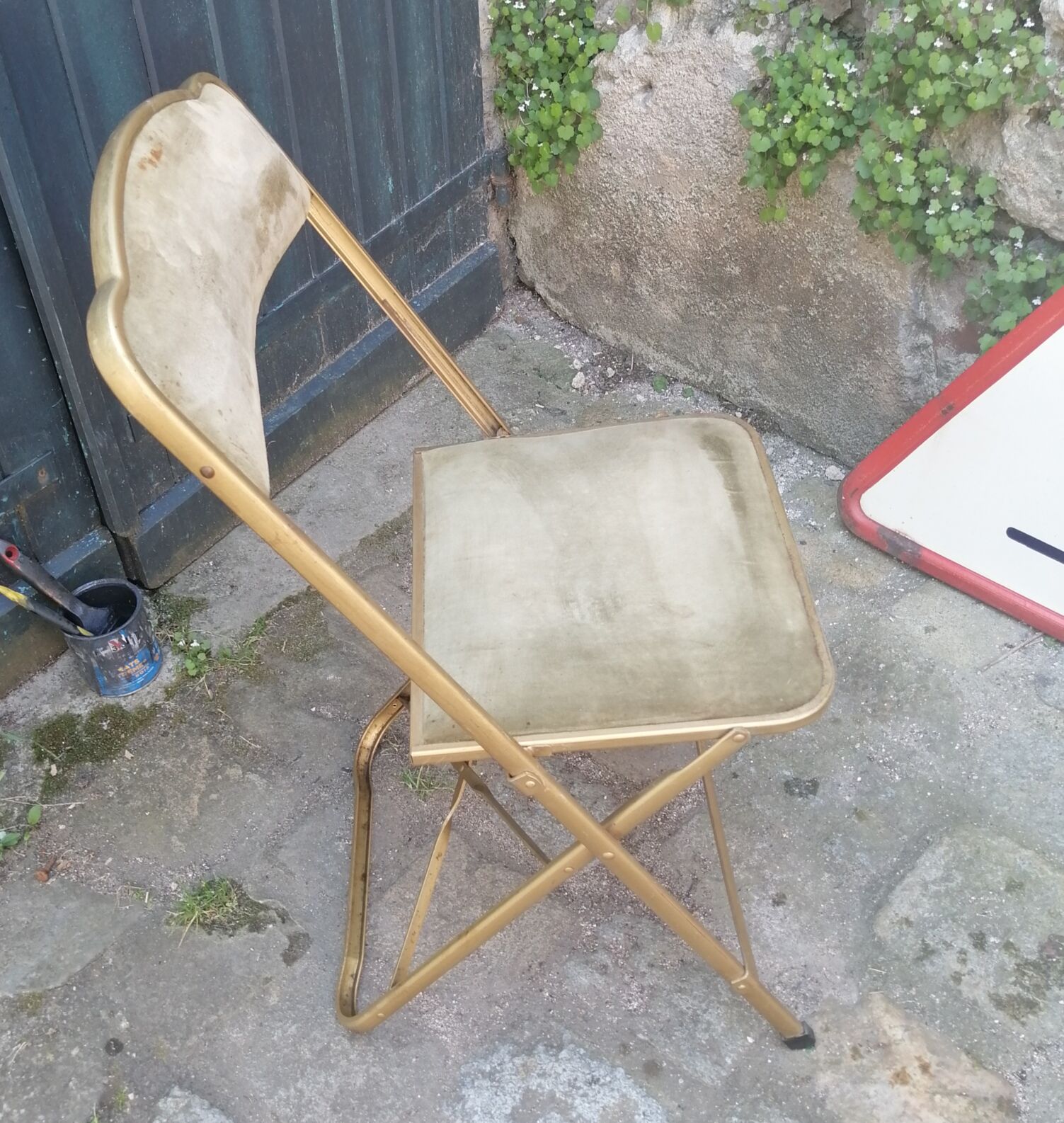 Khaki green folding chair