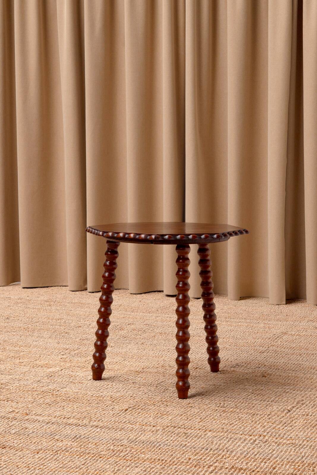 Table d'appoint tripode victorienne antique en chêne, XIXe siècle