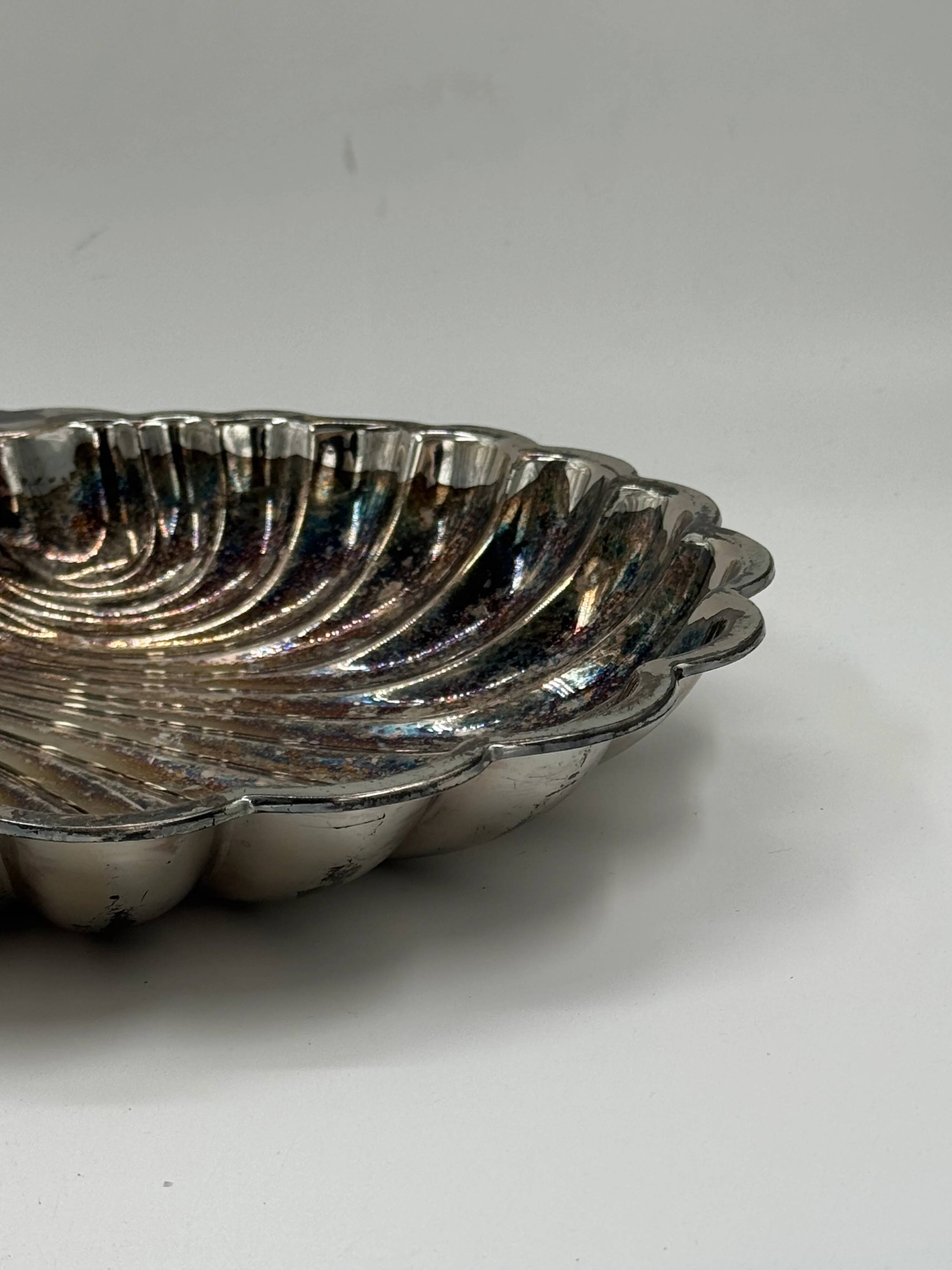 Vintage silver-plated scallop shell dish