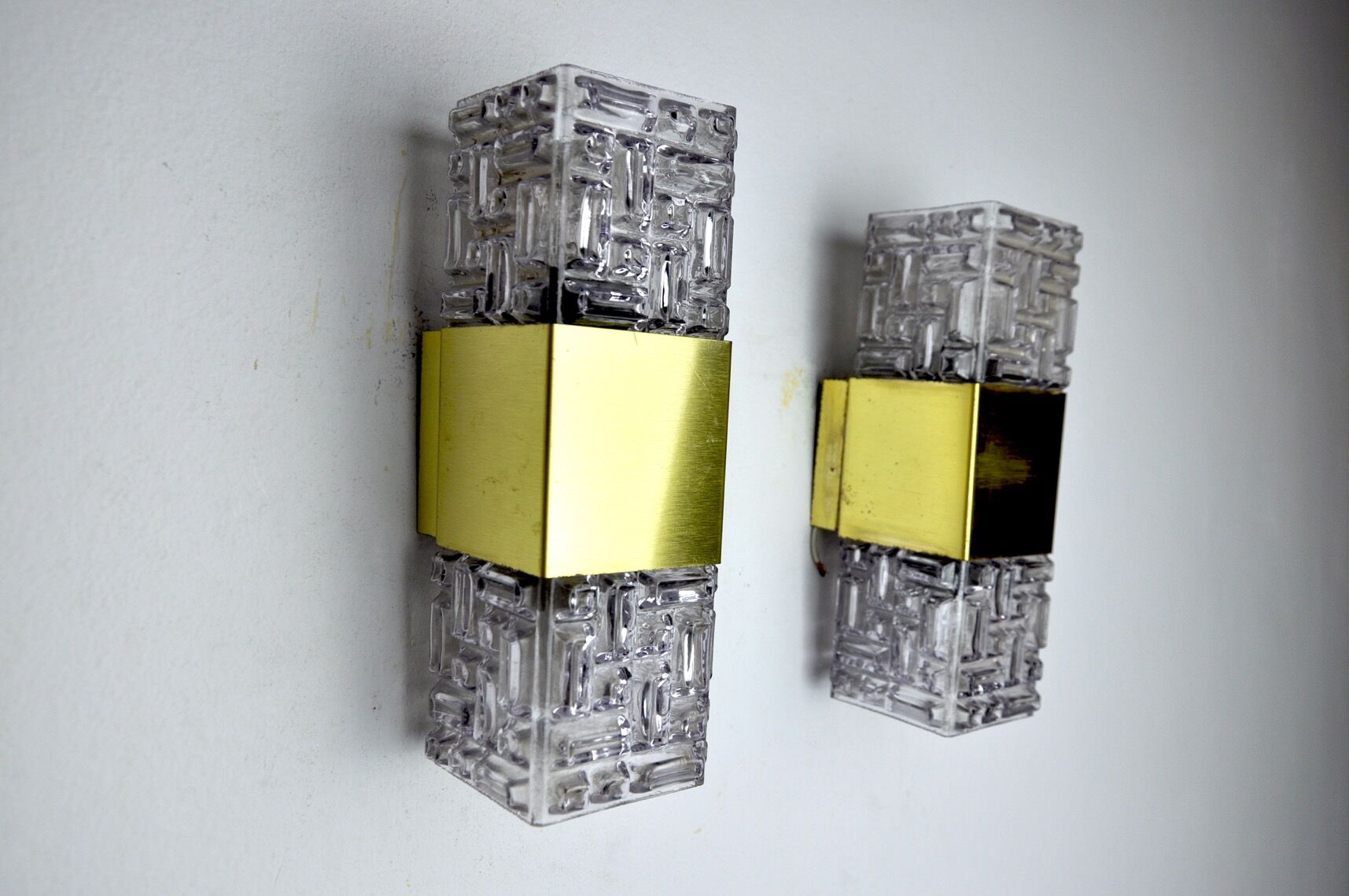 Pair of wall lamps Maison Sciolari, Italy, 1970