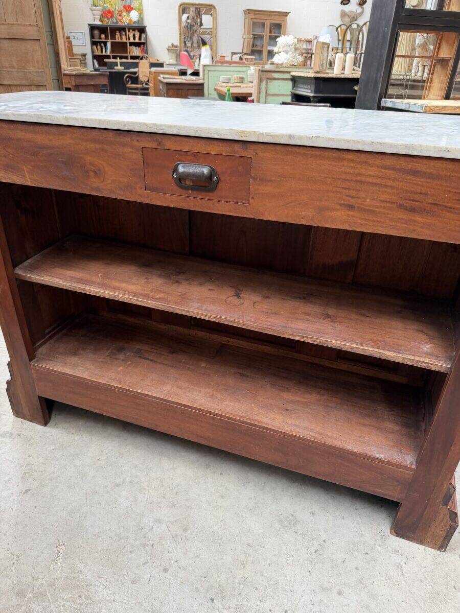 1950s bar counter