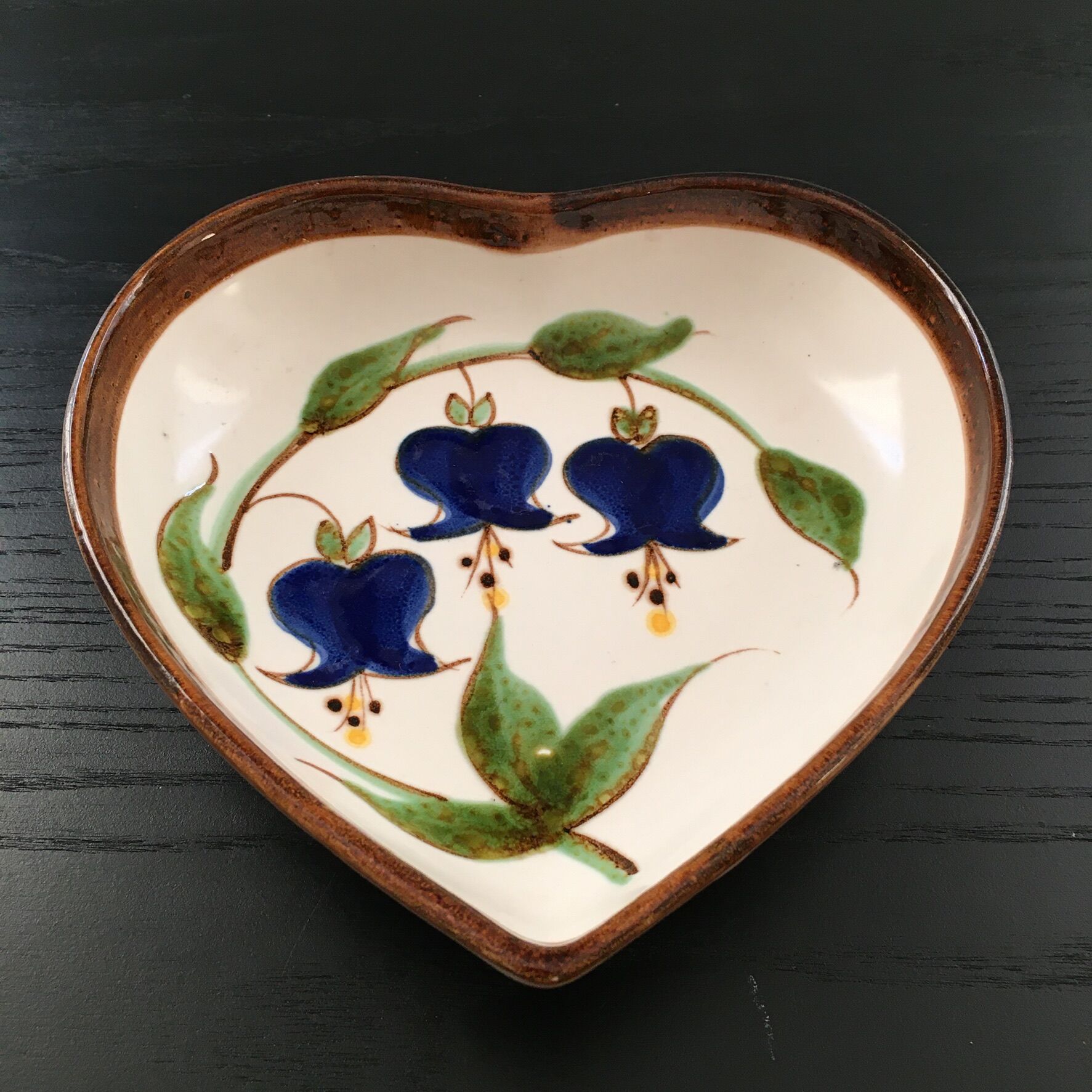 Trinket tray decorated with blue bells