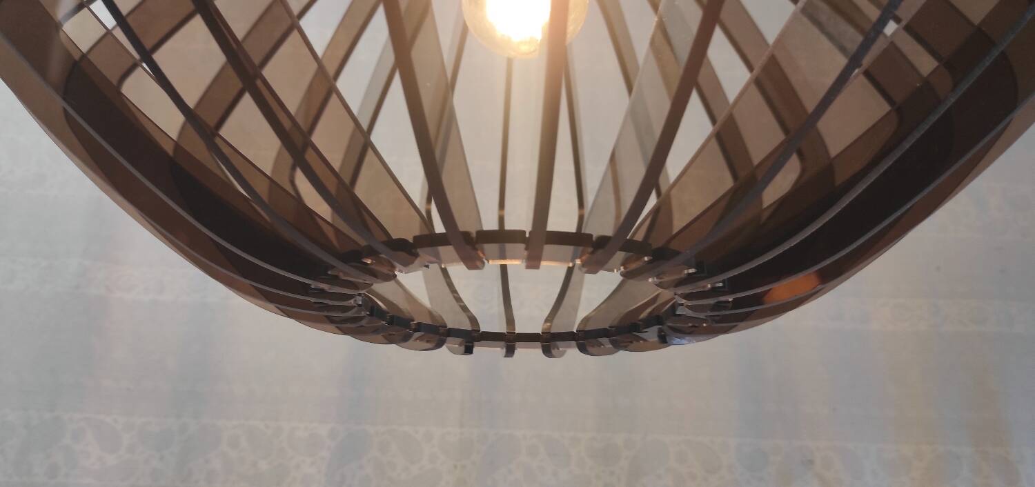 Suspension design en plexiglass fumé style scandinave