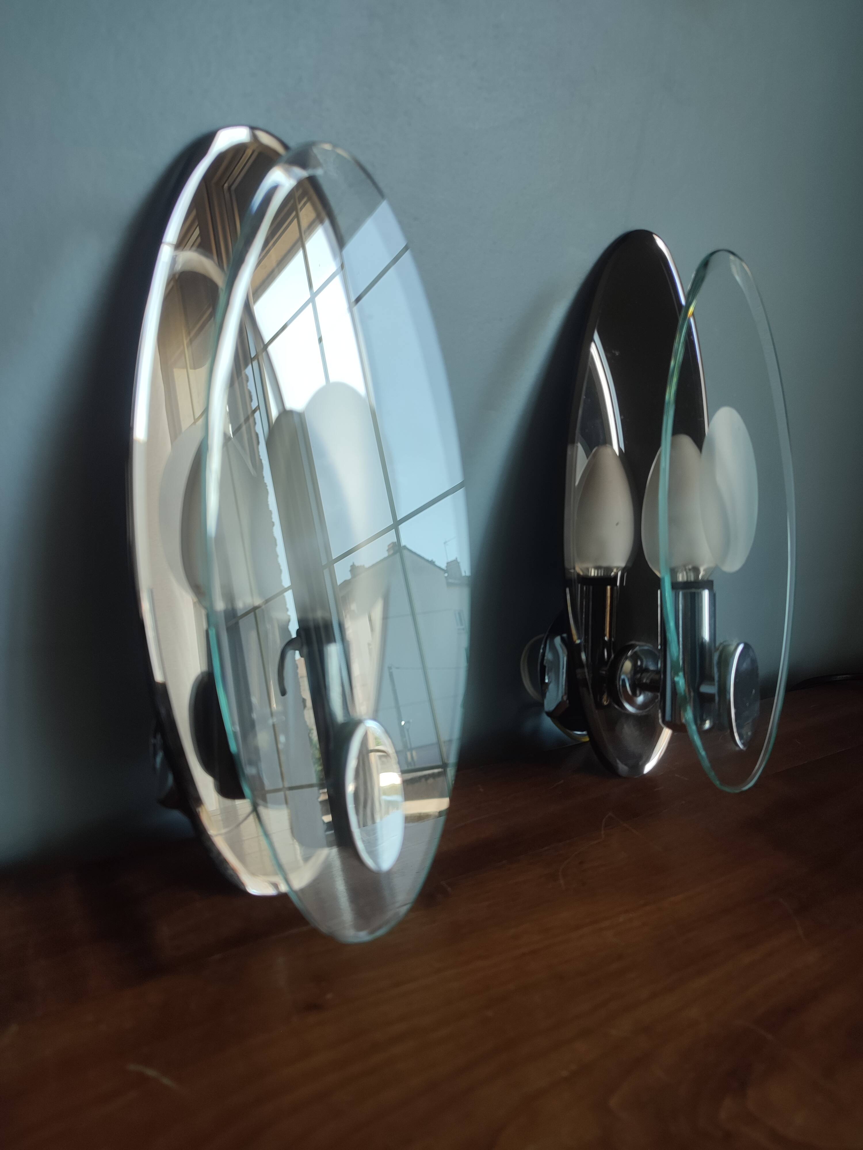 2 vintage Veca wall lights