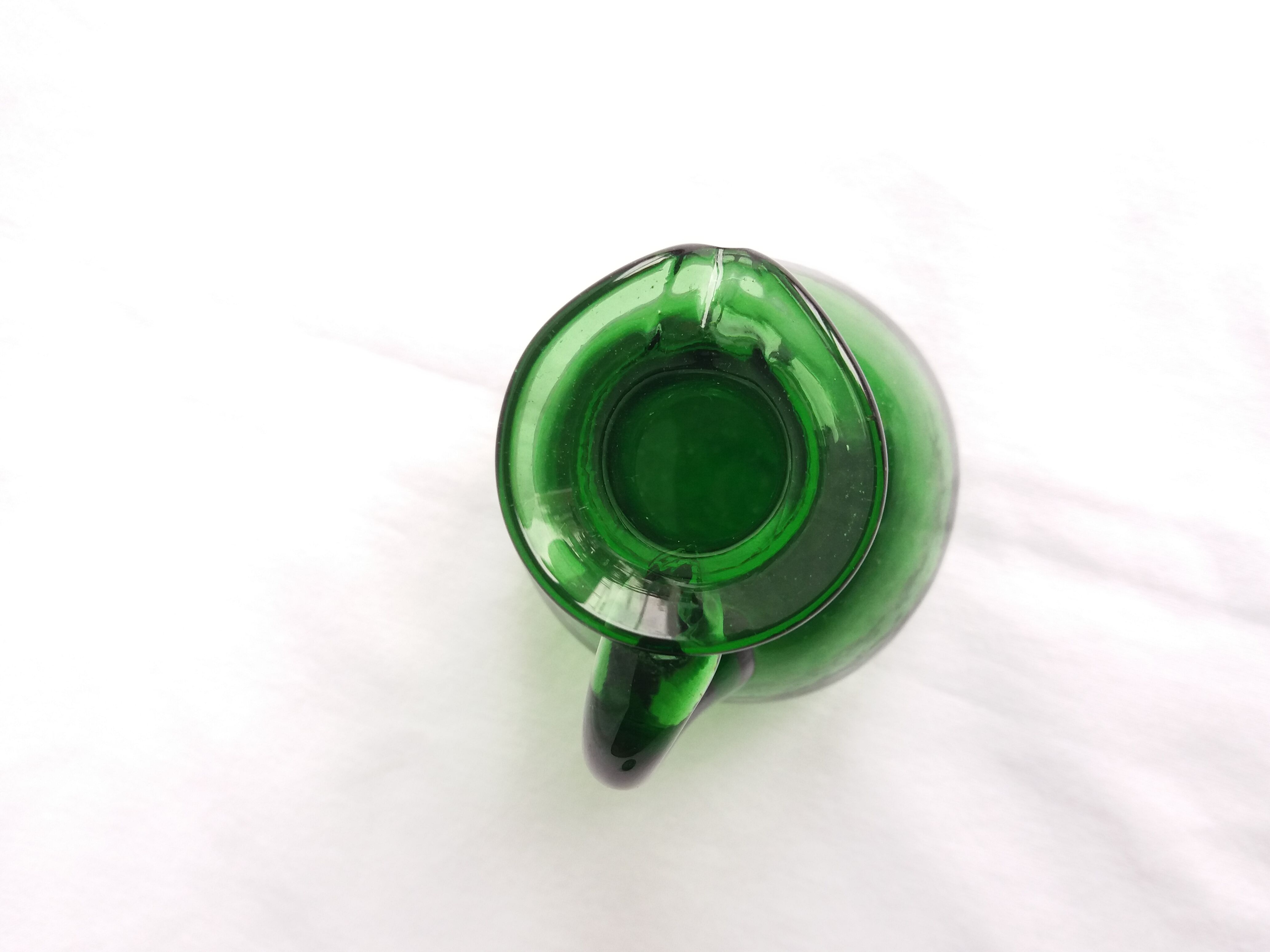 Pichet fiole de chimie en verre vert