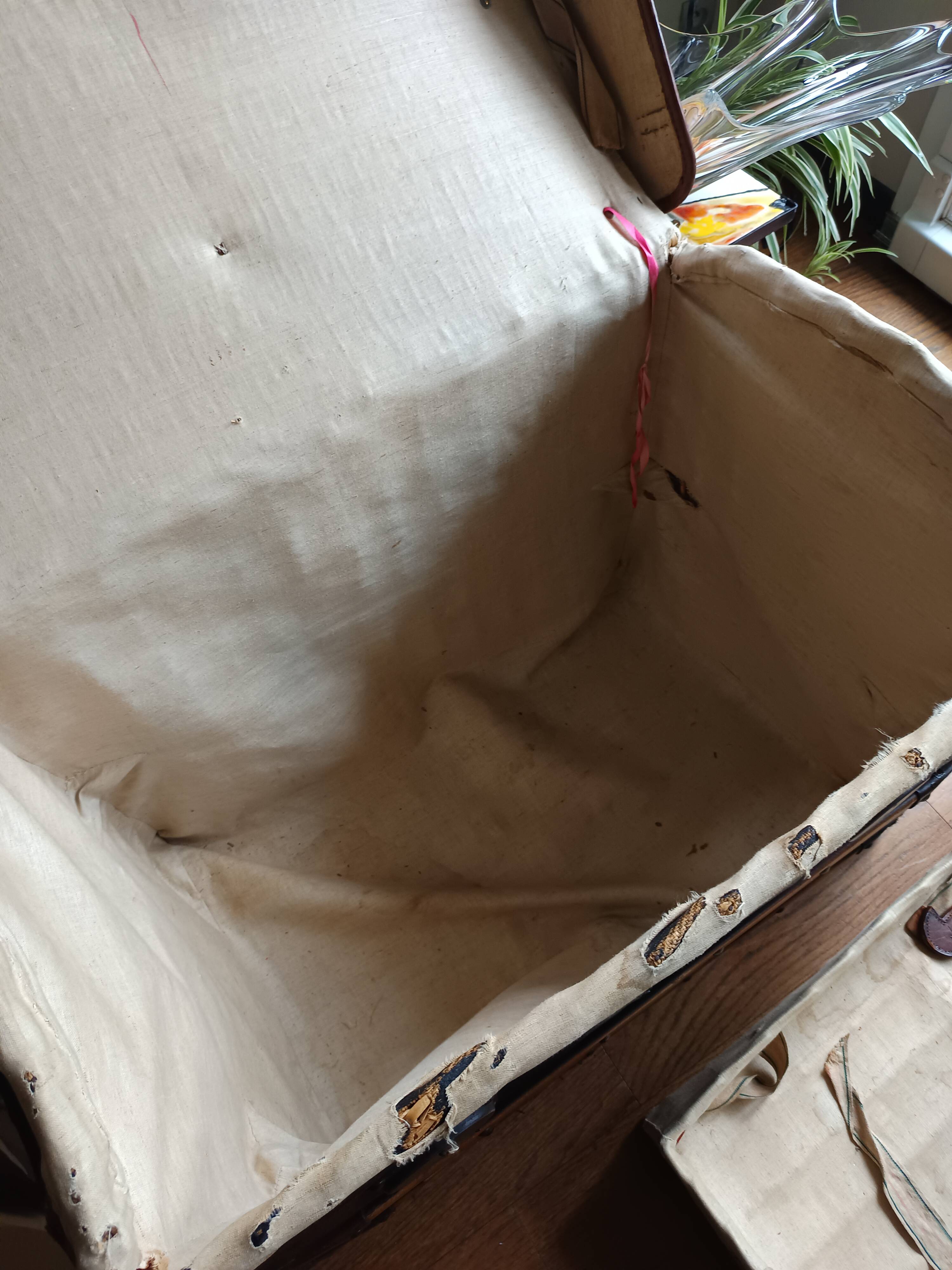 Curved travel trunk, Second Empire