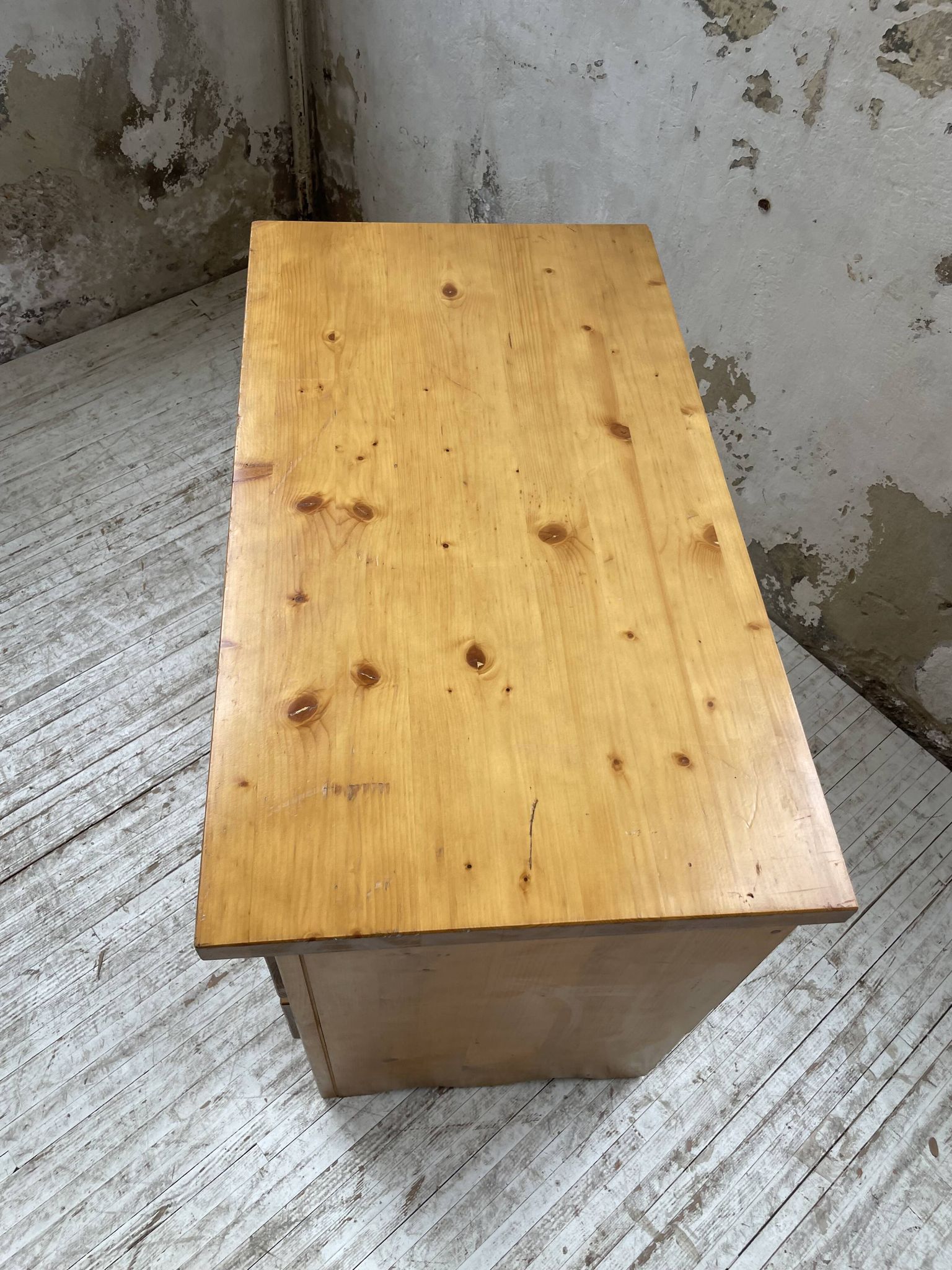 Commode en pin années 80 mobilier montagne