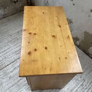 Commode en pin années 80 mobilier montagne