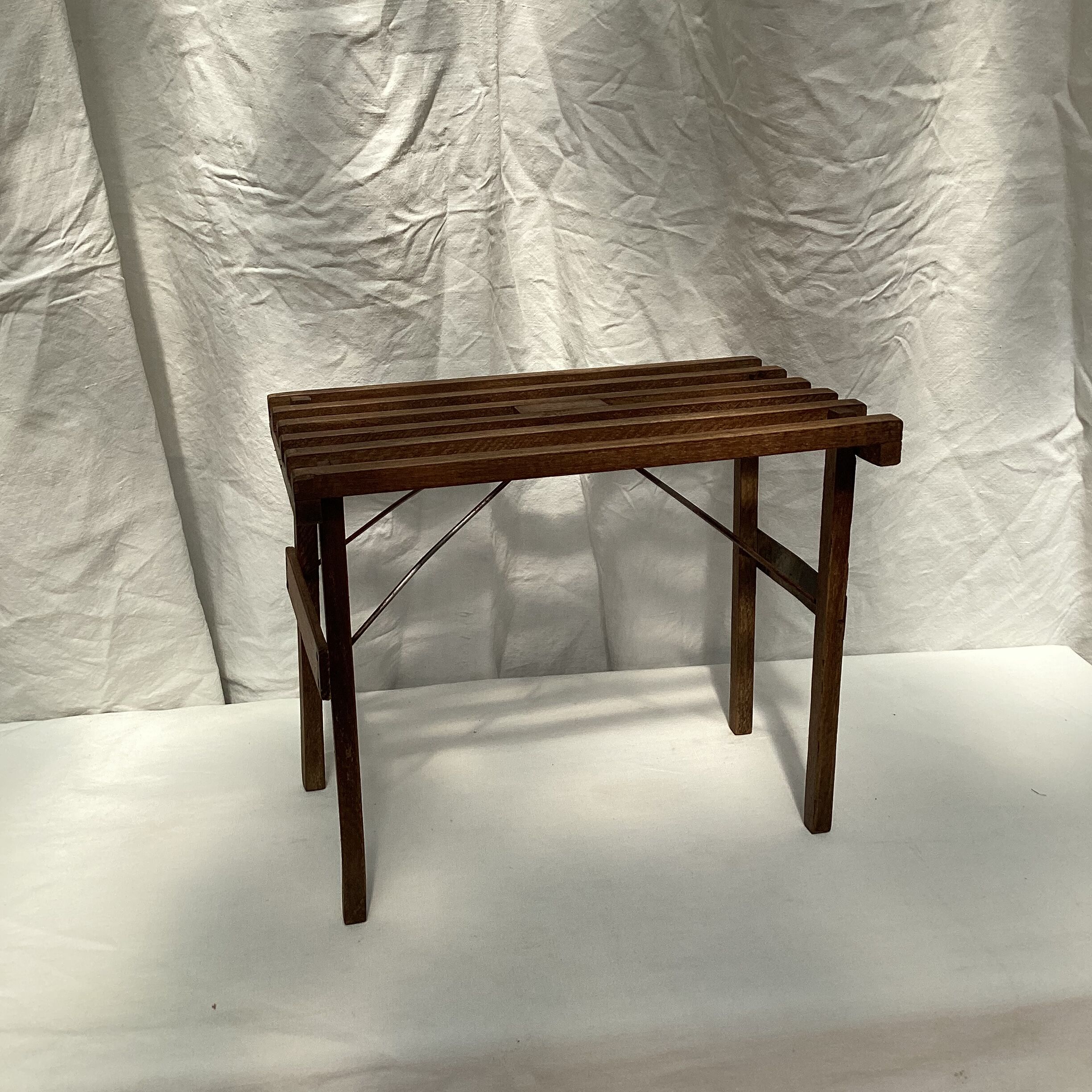 Small folding table in vintage oak wood dimension: H-34cm-L-42cm- Pr-26cm-