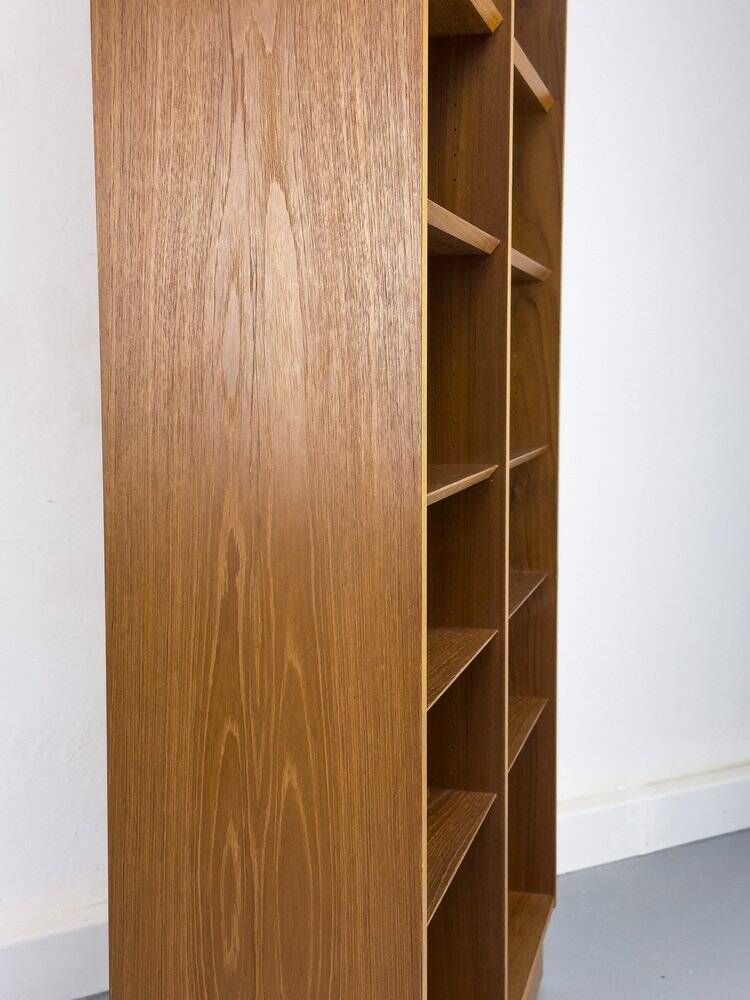Large vintage teak bookshelf by Hundevad & Co., 1960s