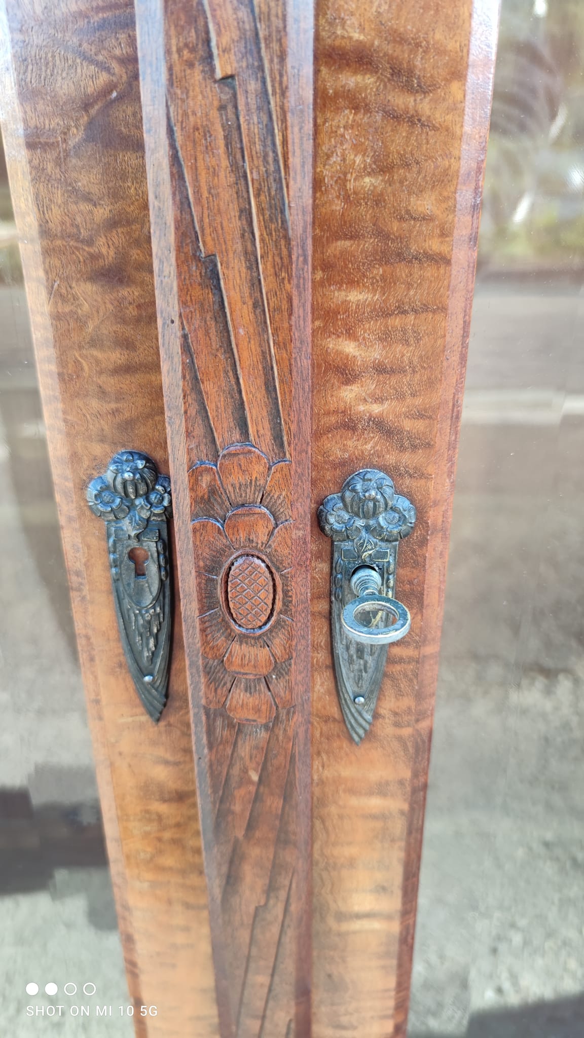 Bibliothèque de bureau 1925 en acajou ondé massif