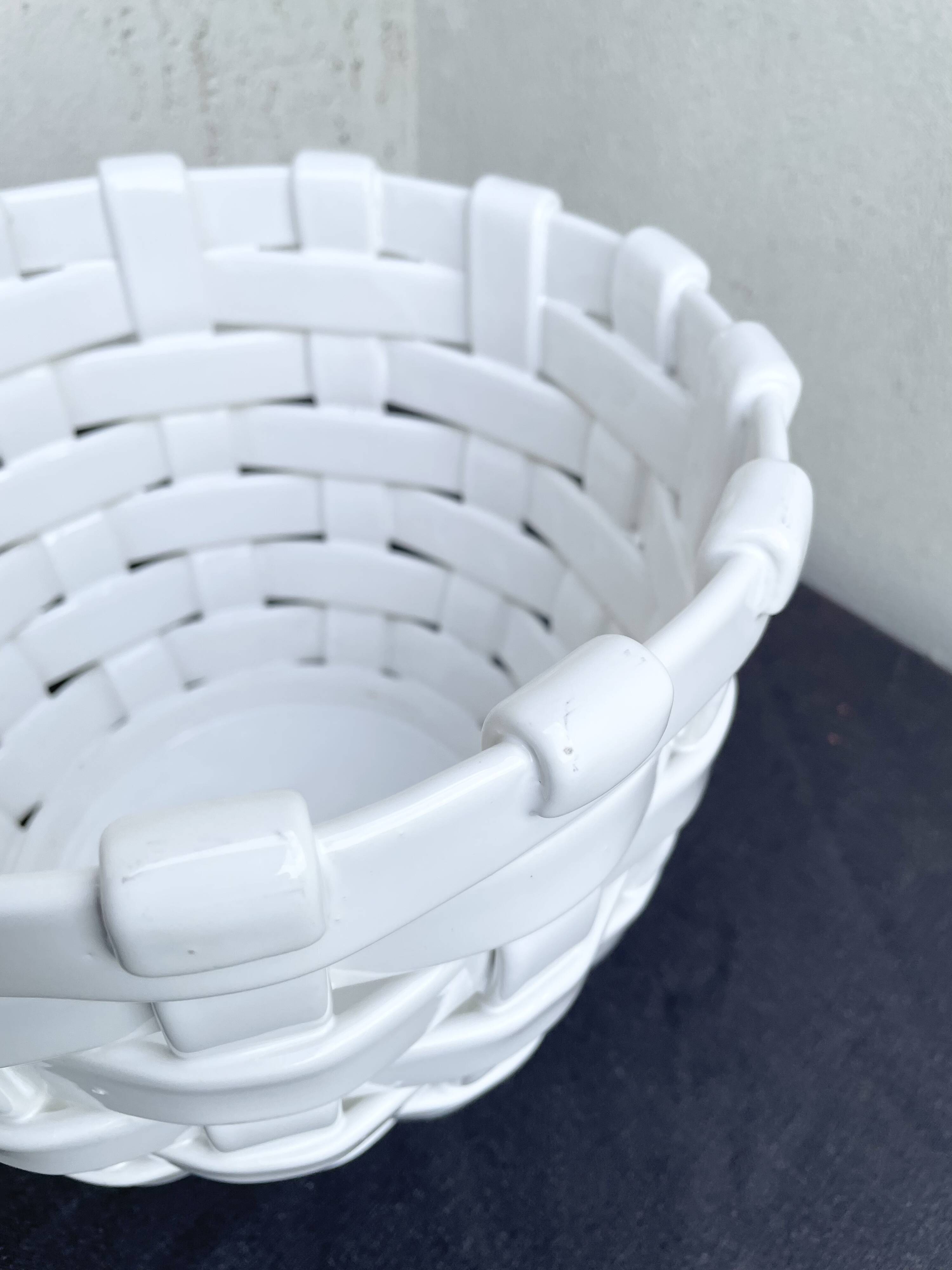 Woven Italian ceramic cache-pot/jardinère from the 1970s.