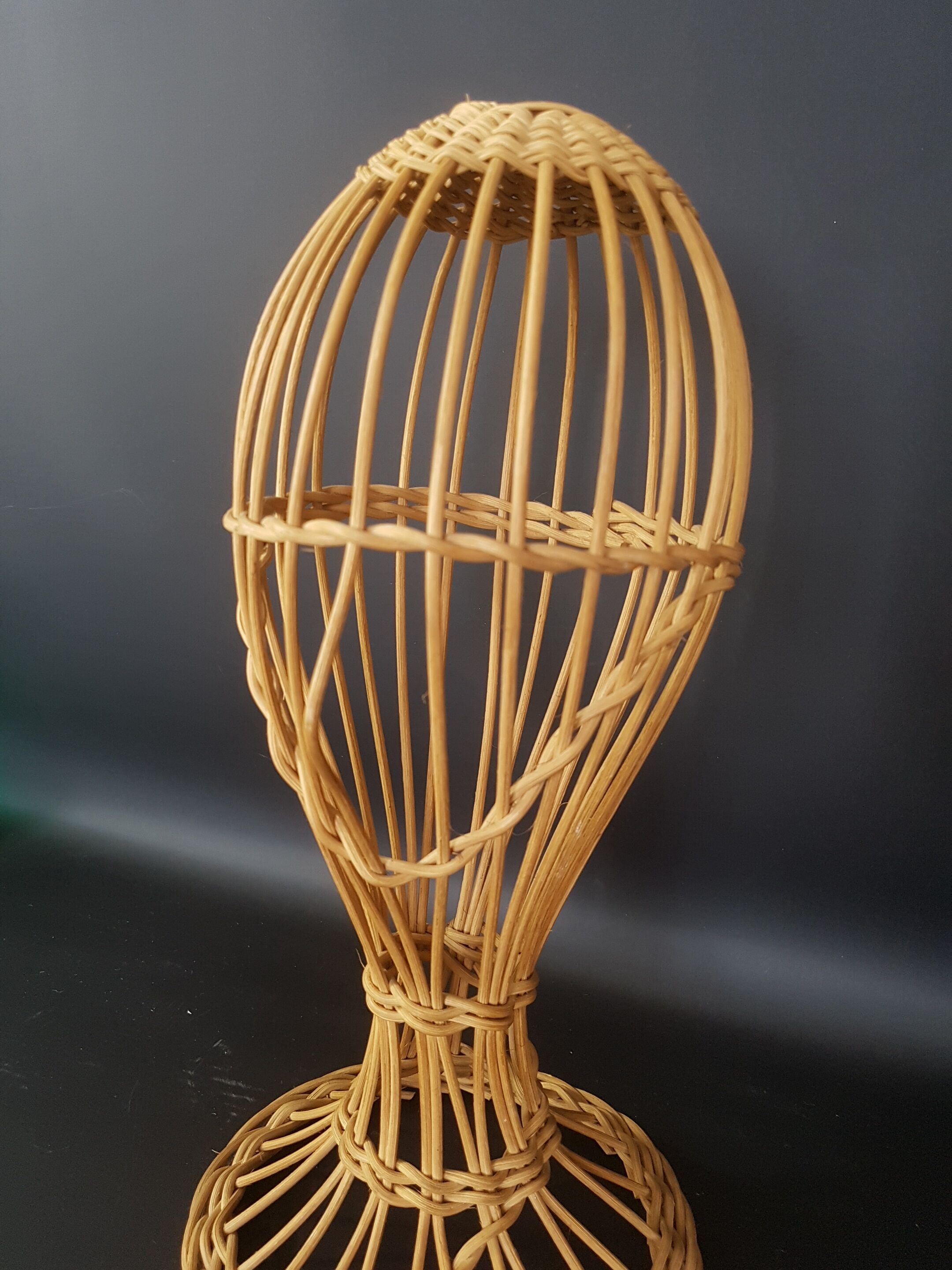 Door vintage wicker hat 70