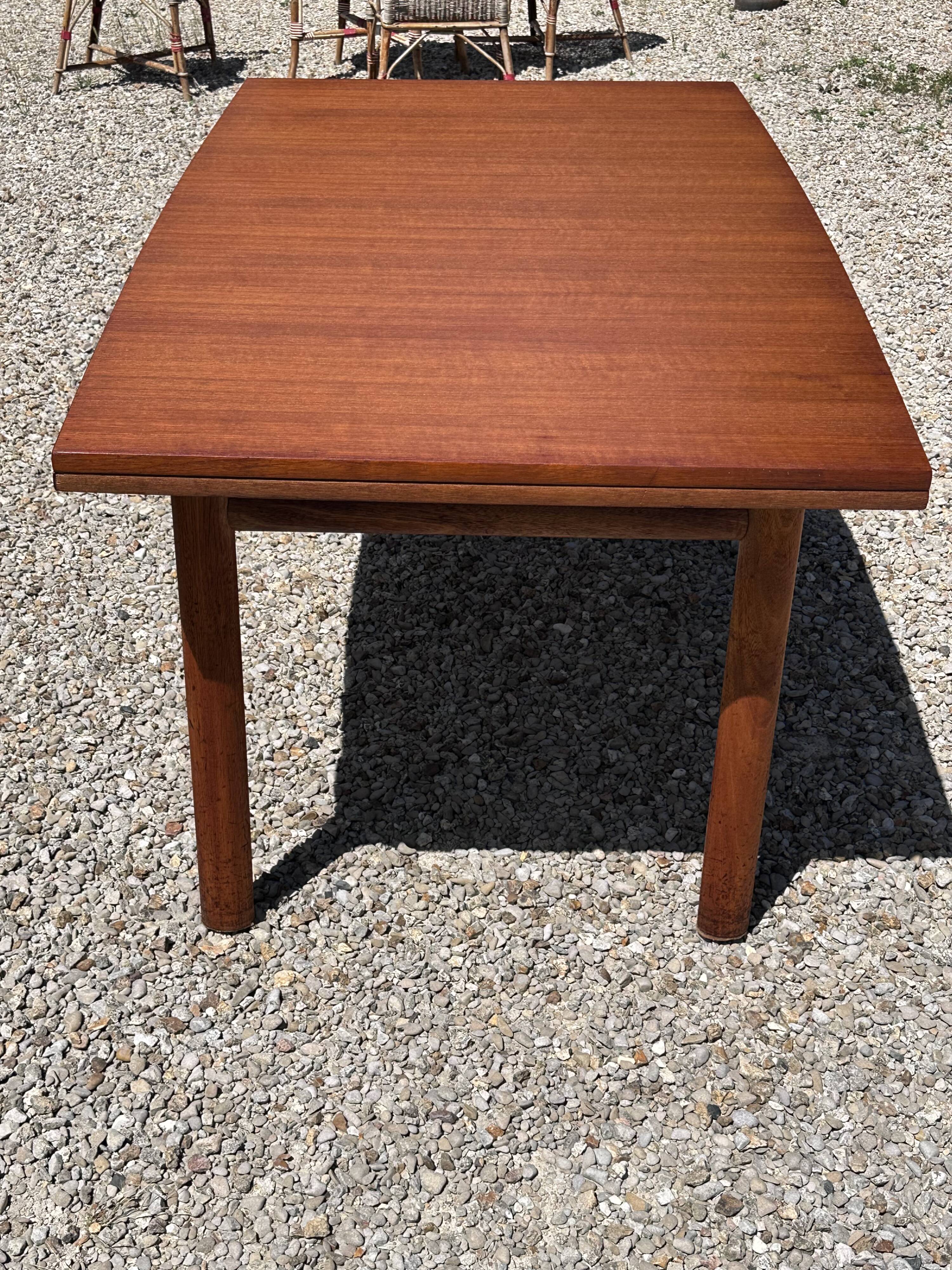Scandinavian style extending teak table, French manufacture, 1960s
