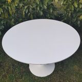 Eero Saarinen tulip table for Knoll