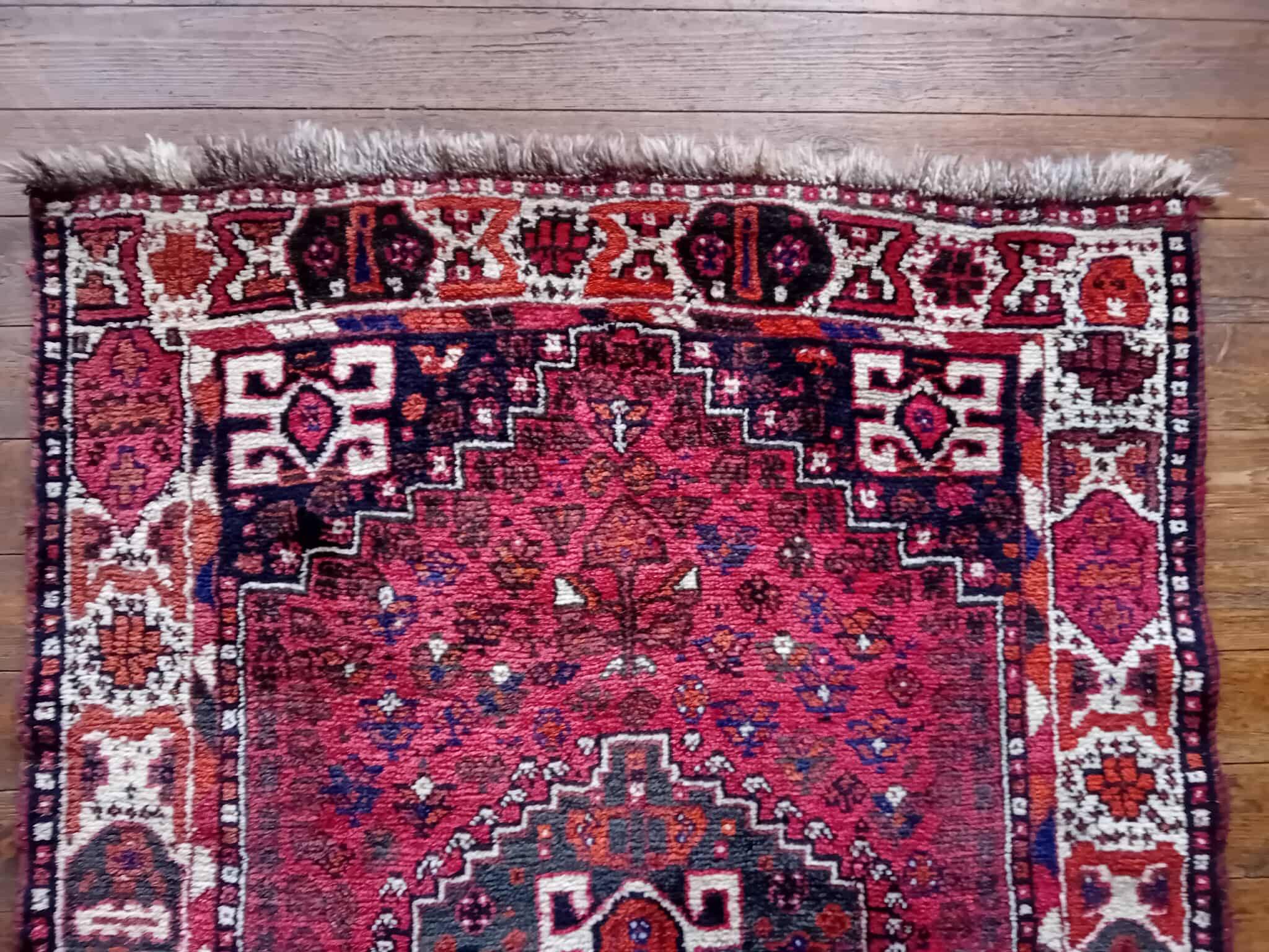 Handmade Persian Shiraz Rug 155x114cm