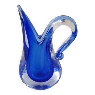 Vase en verre bleu