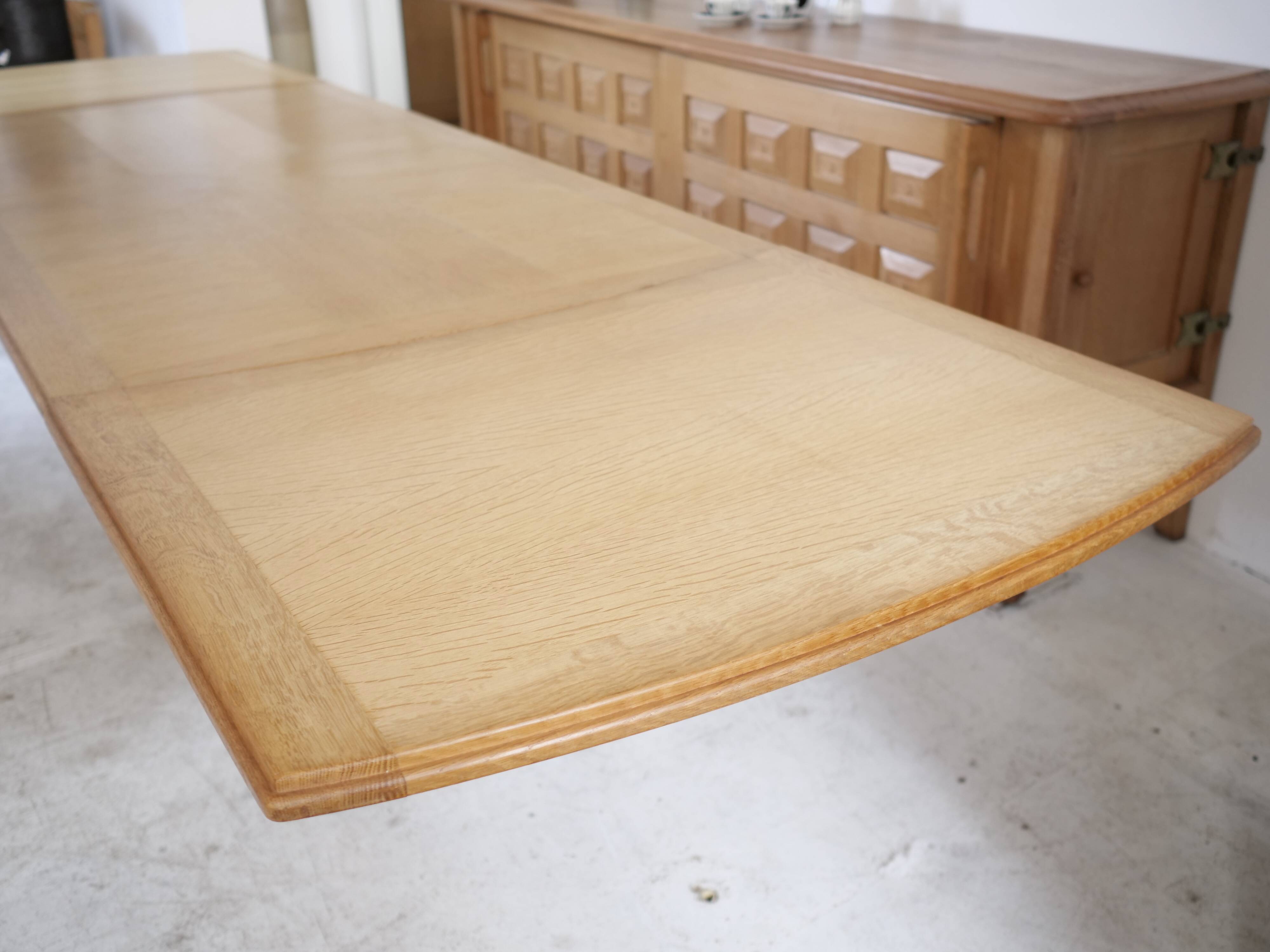 Guillerme and Chambron extendable table for your home France