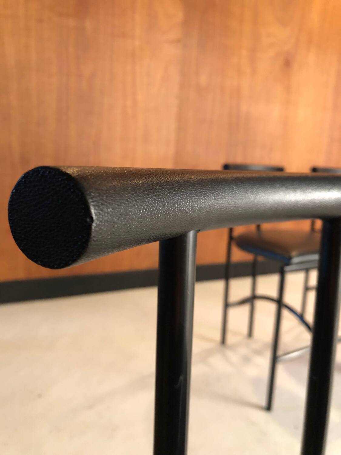 4 chaises Tokyo , design Rodney Kinsman 1985
