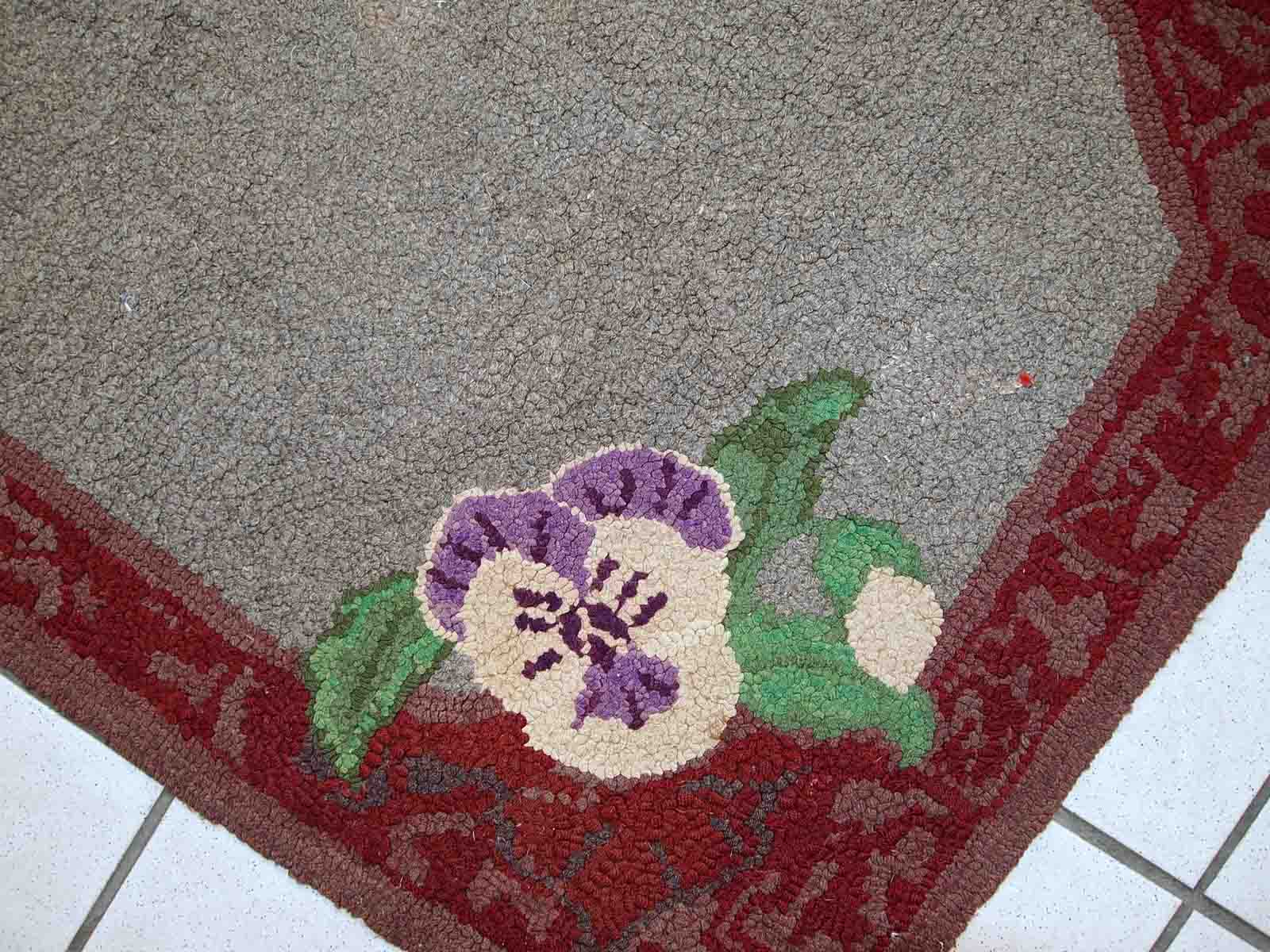 Handmade Old American Hooked Rug 1C422