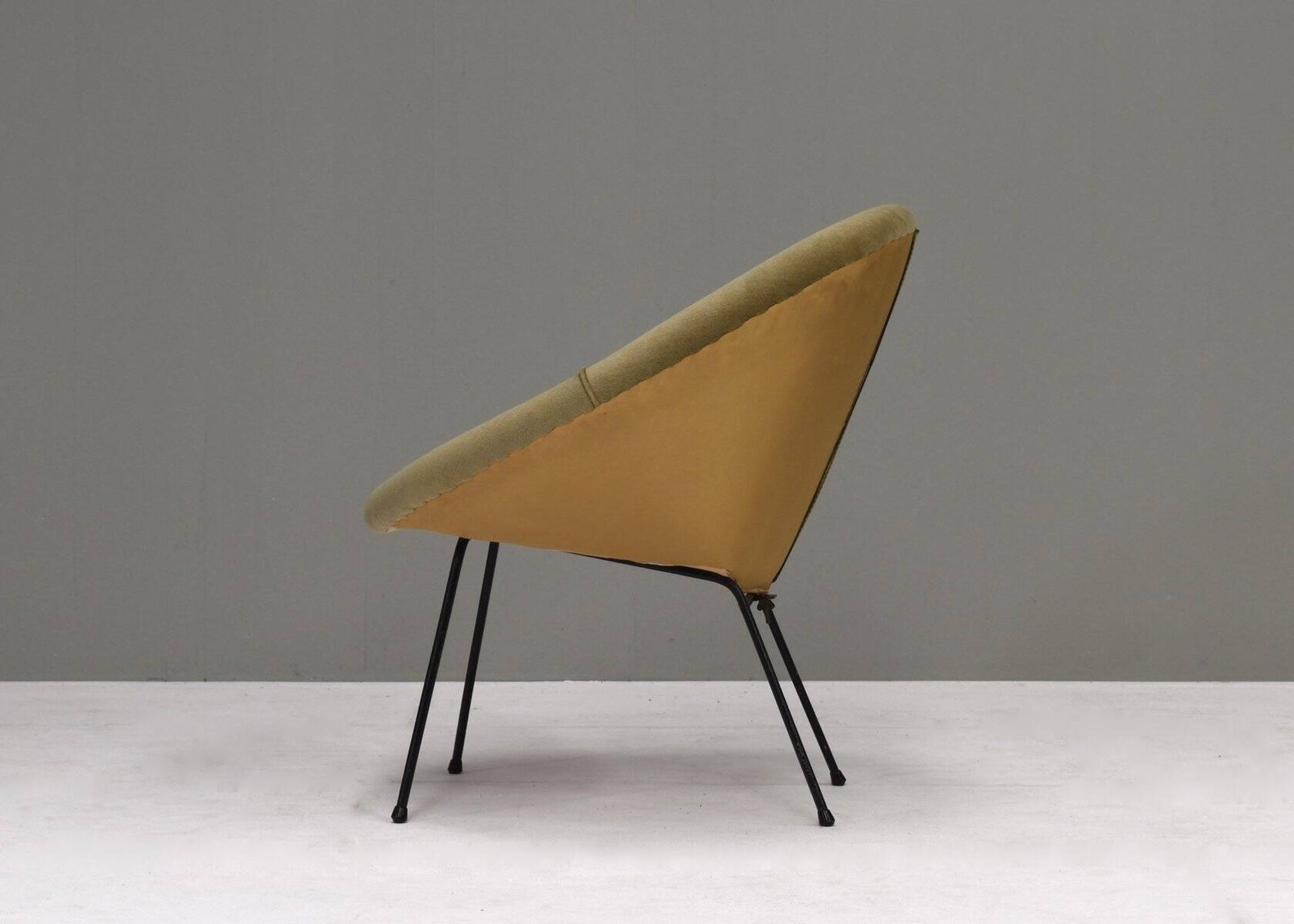 Fauteuil en velours en forme de cercle, années 1950
