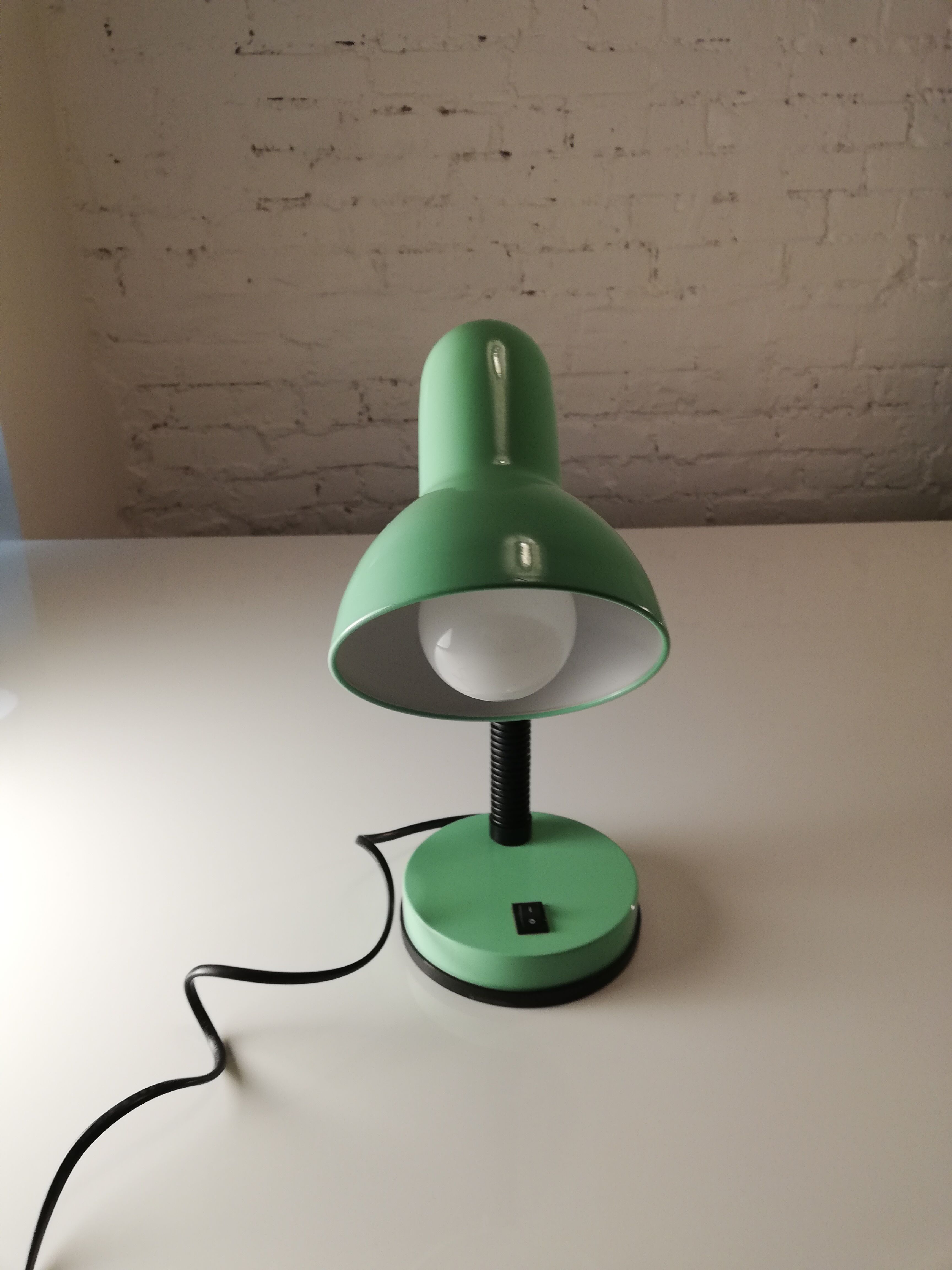 Desk lamp